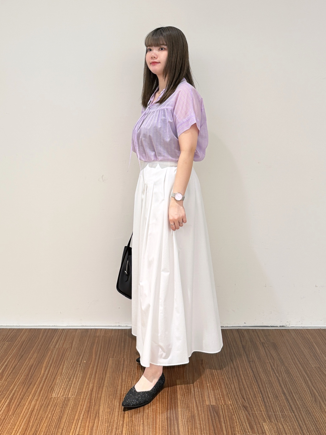 emikaさんの「INDIVI｜【洗える／軽やか】フリル衿ギャザーブラウス」を使ったコーディネート