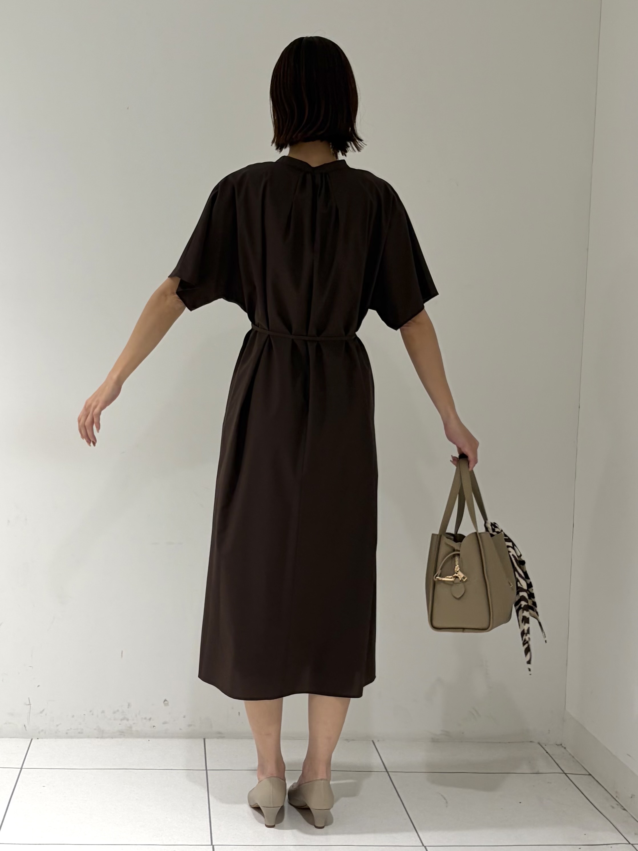 shioriさんの「INDIVI｜【撥水／UVカット】タックデザインブラウス」を使ったコーディネート