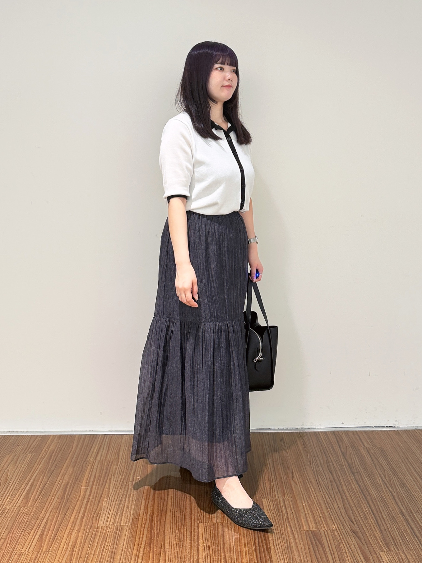 emikaさんの「INDIVI｜【バイカラー】衿付きシャツ風ニット」を使ったコーディネート