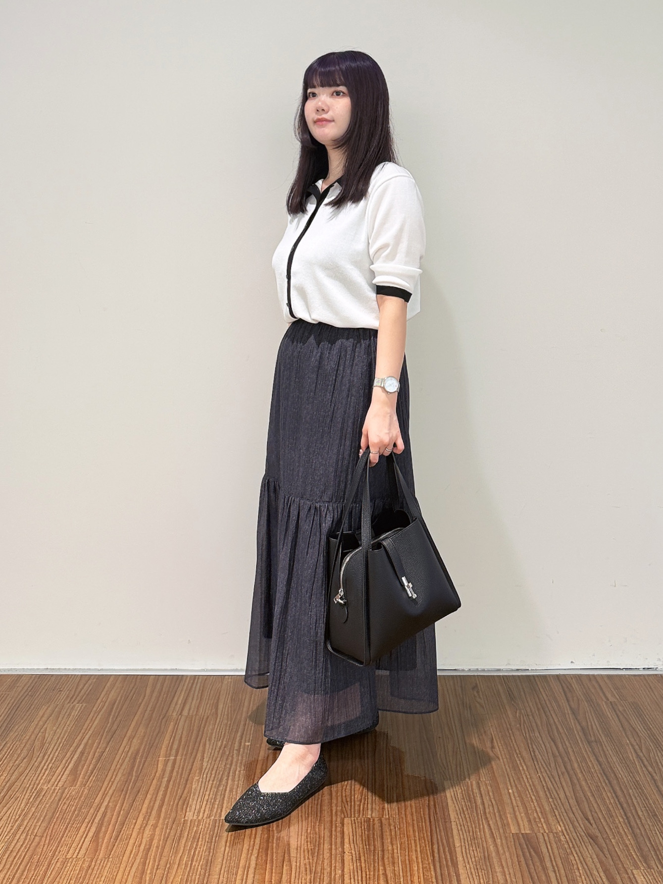 emikaさんの「INDIVI｜【バイカラー】衿付きシャツ風ニット」を使ったコーディネート