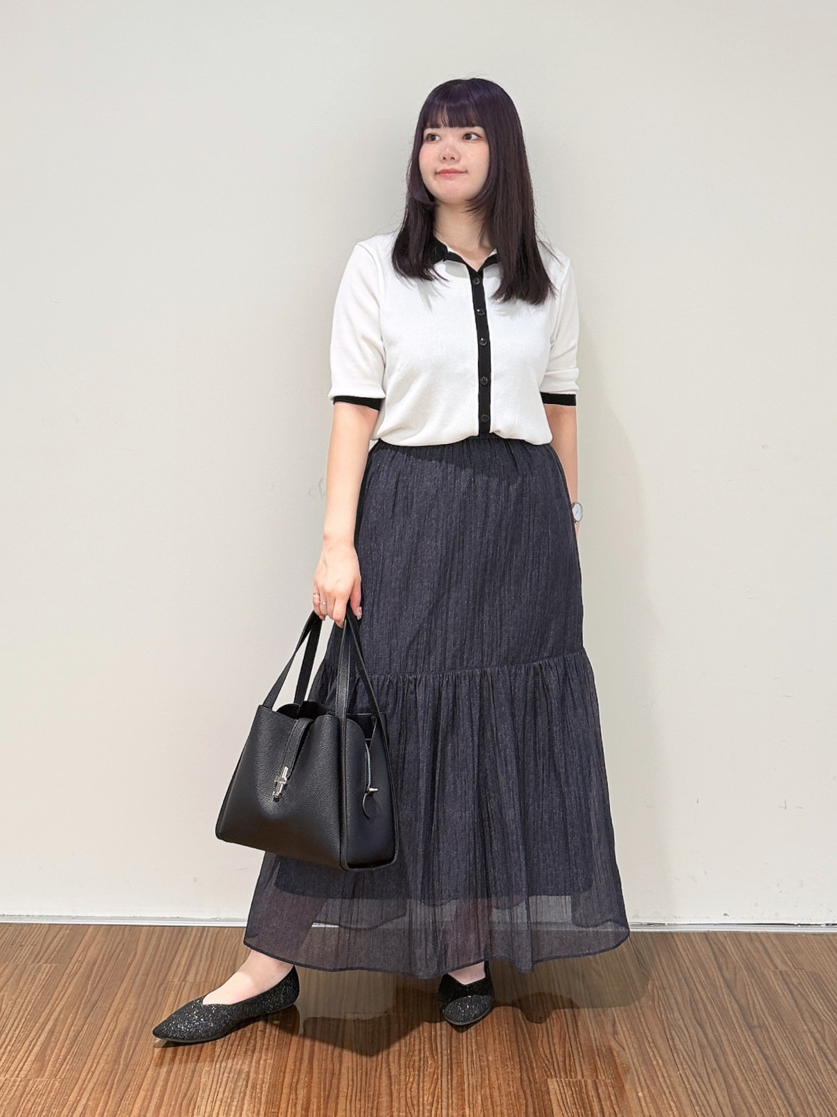 emikaさんの「INDIVI｜【バイカラー】衿付きシャツ風ニット」を使ったコーディネート