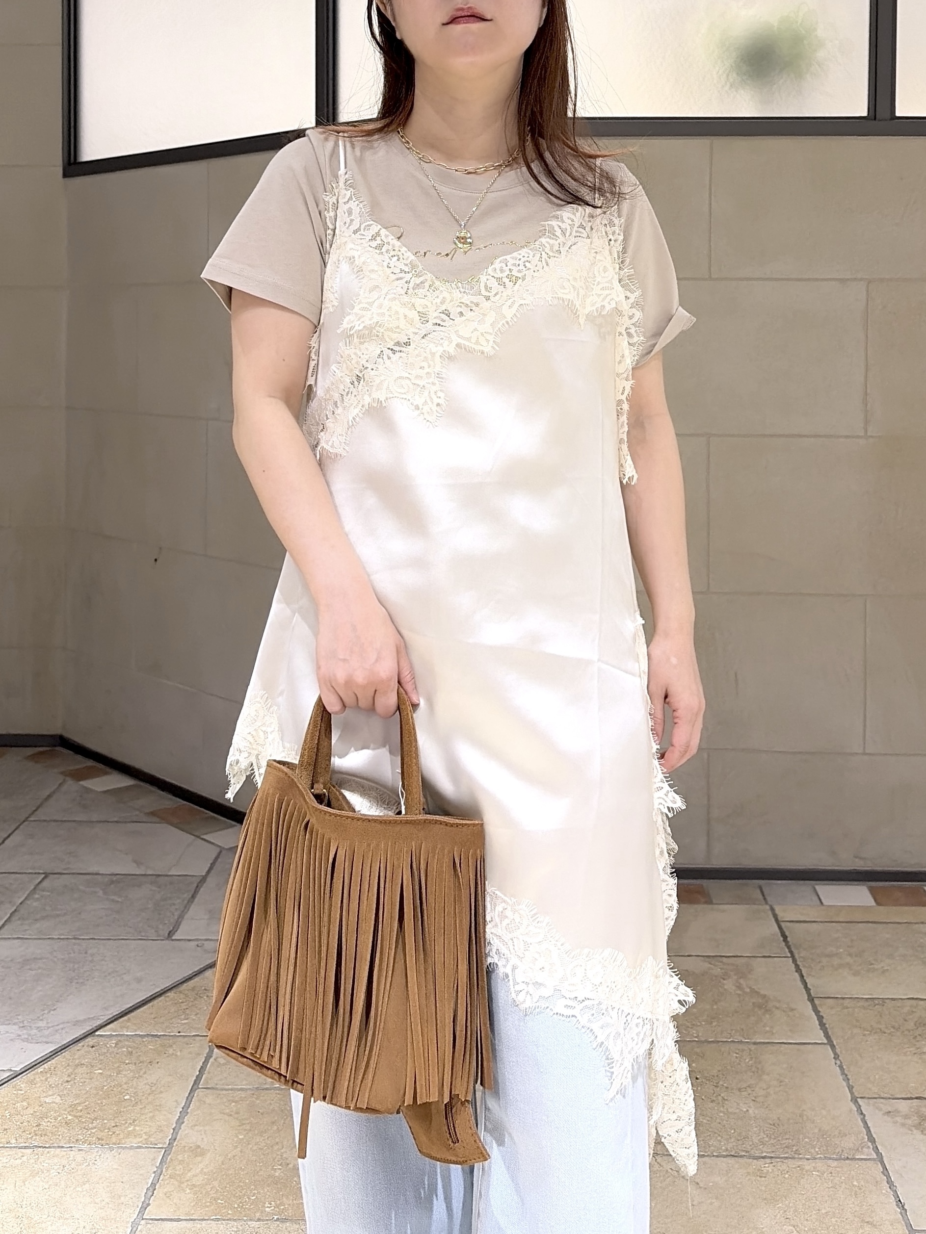 よねさんの「INDIVI｜イレギュラーヘムレースキャミ」を使ったコーディネート