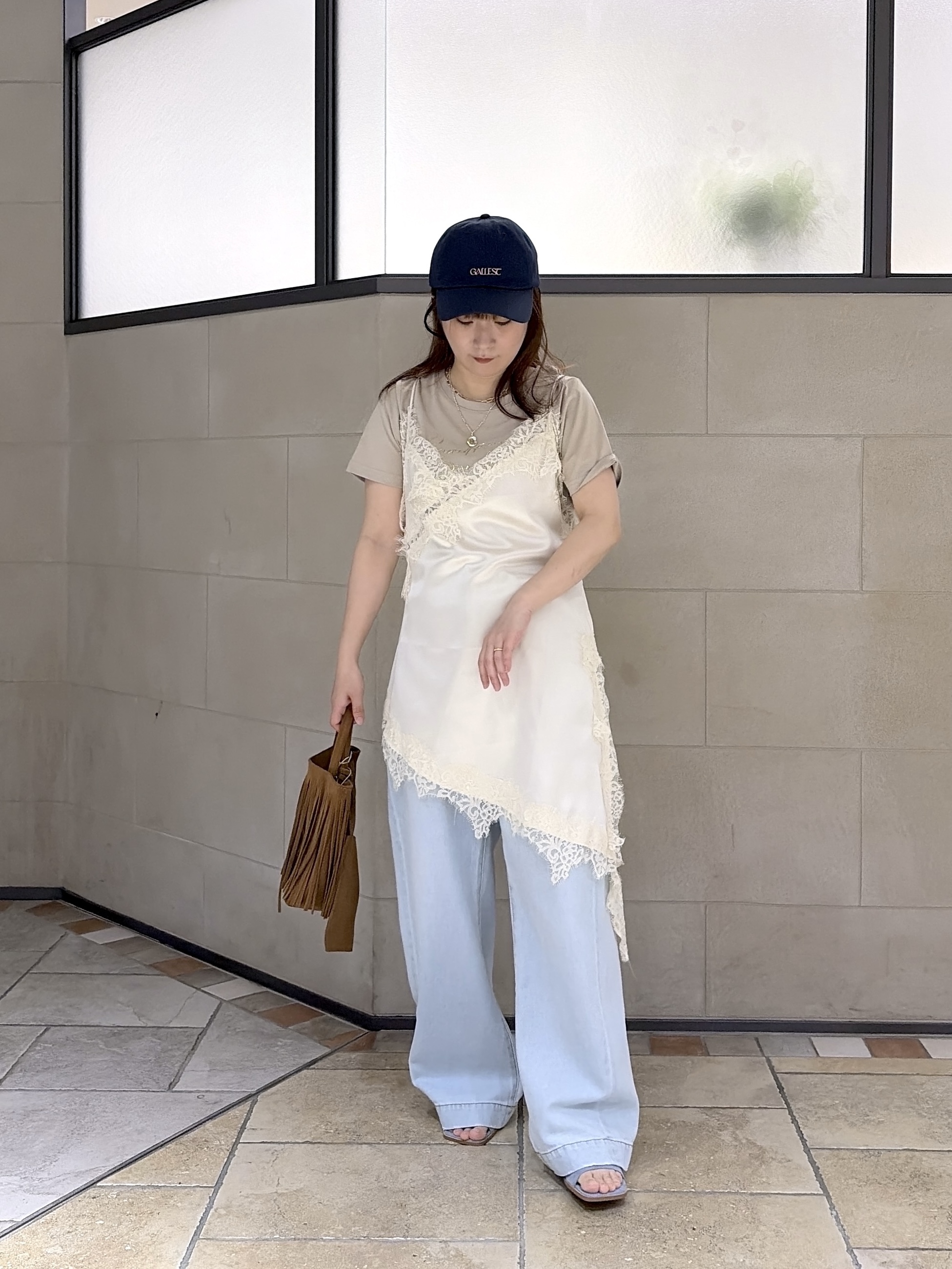 よねさんの「INDIVI｜イレギュラーヘムレースキャミ」を使ったコーディネート