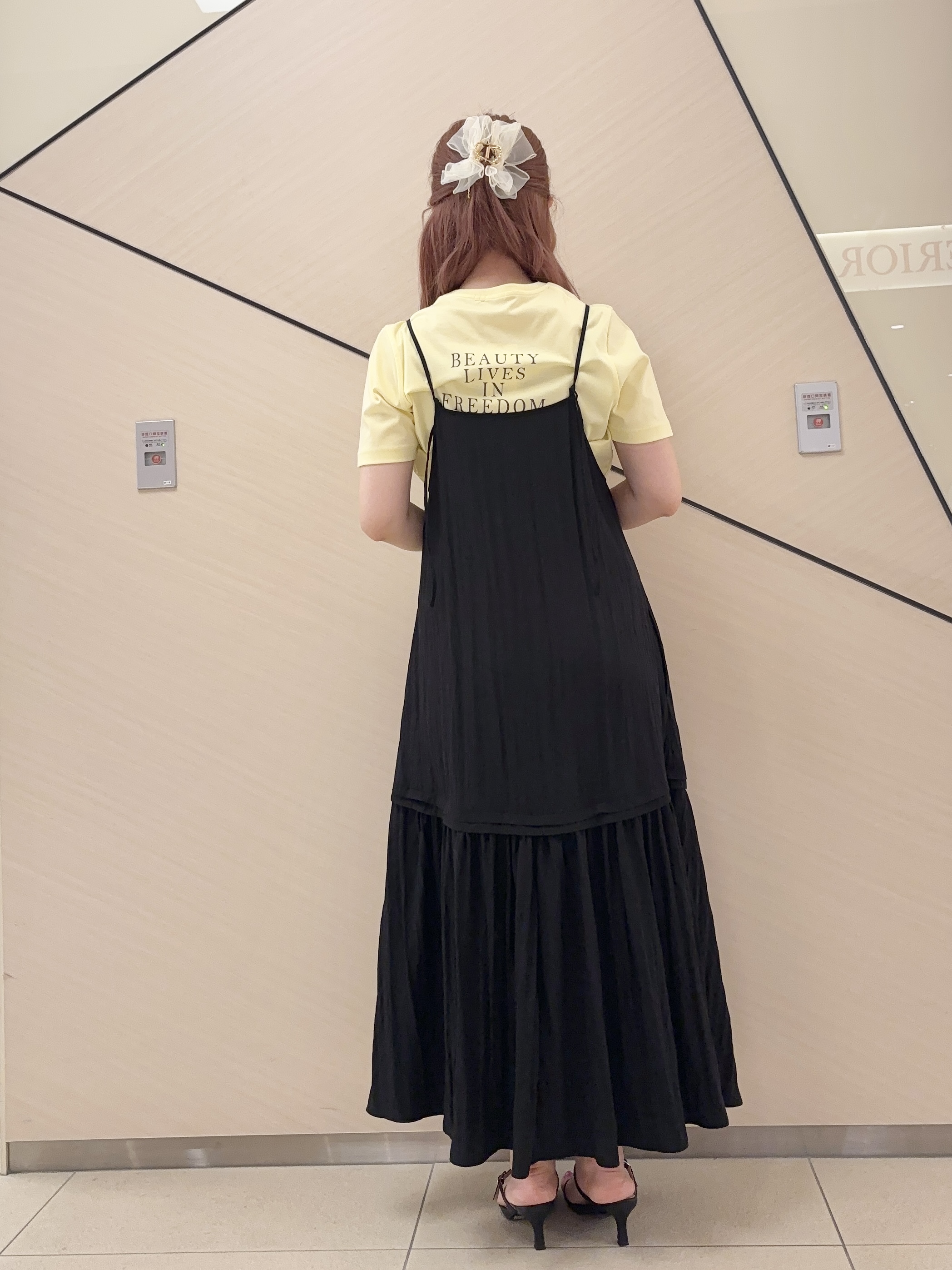 Rinaさんの「DRESSTERIOR｜【接触冷感／抗菌防臭／消臭】アイスクリアコットン PARIS Tシャツ」を使ったコーディネート