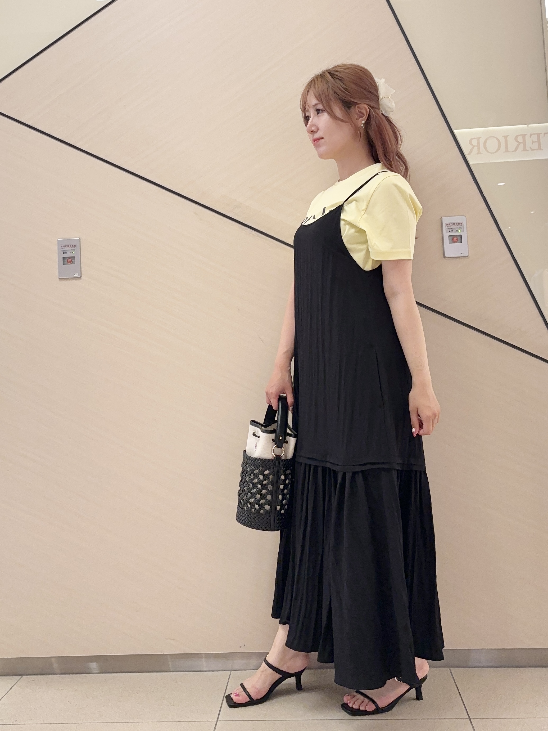 Rinaさんの「DRESSTERIOR｜【接触冷感／抗菌防臭／消臭】アイスクリアコットン PARIS Tシャツ」を使ったコーディネート