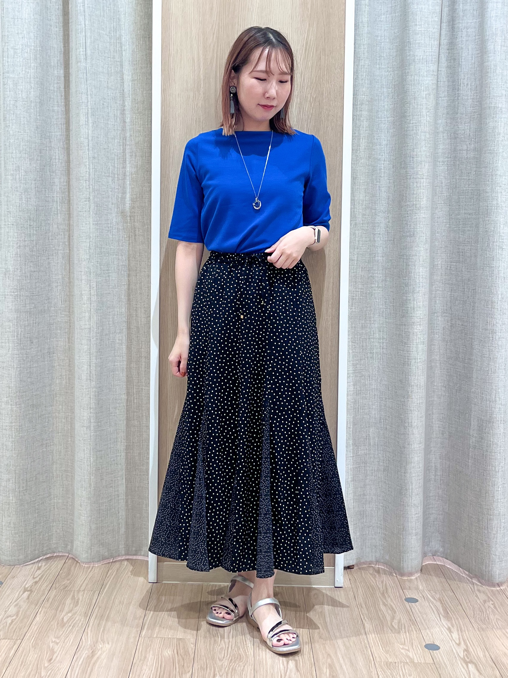 みーちゃんさんの「grove｜【洗濯機OK・UVカット】大人の抜け感、シアーニットフードパーカ」を使ったコーディネート