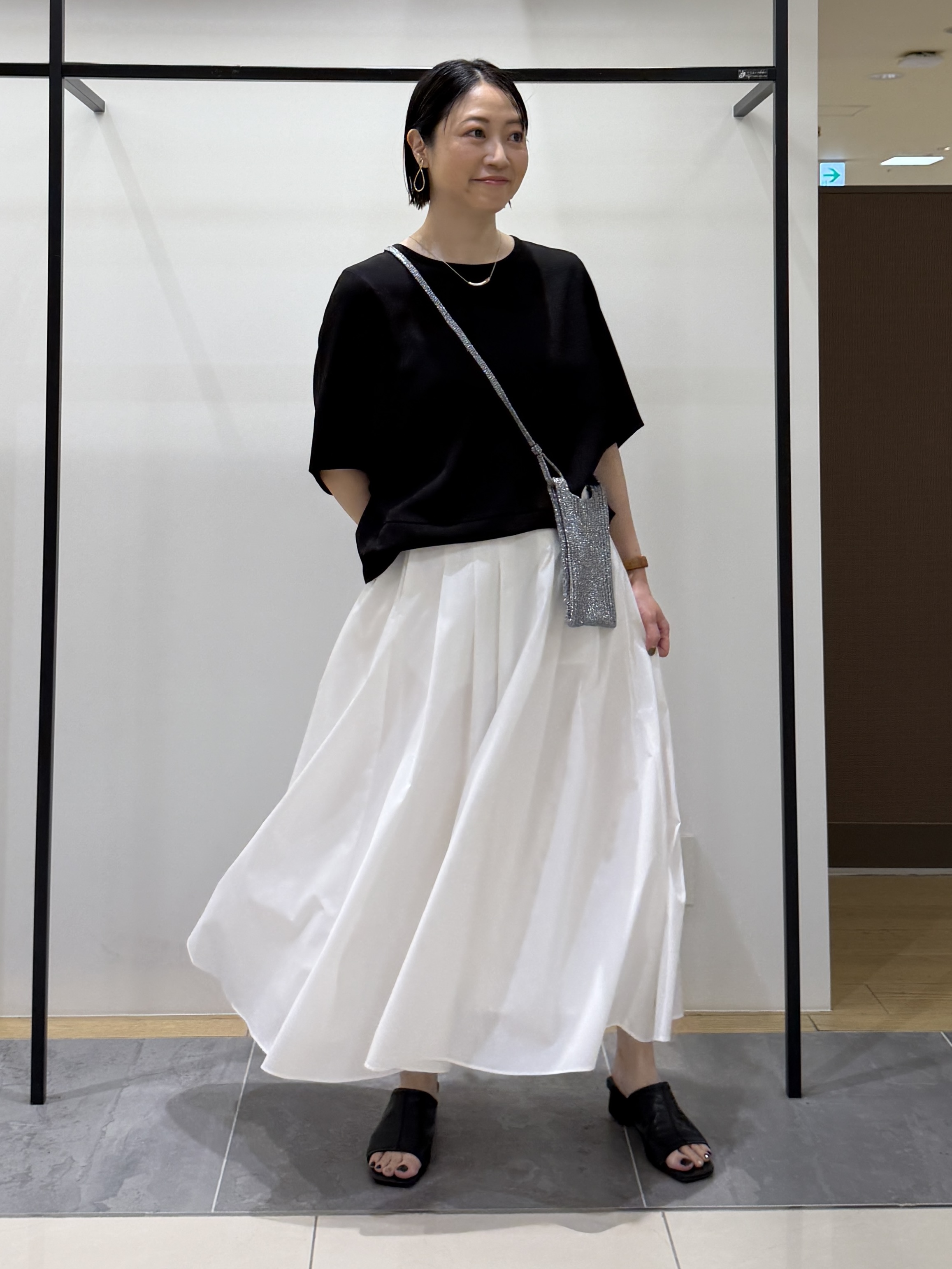 shihoさんの「INDIVI｜【洗える／2WAY／裾ドロスト付き】 ドルマンスリーブチュニックトップス」を使ったコーディネート