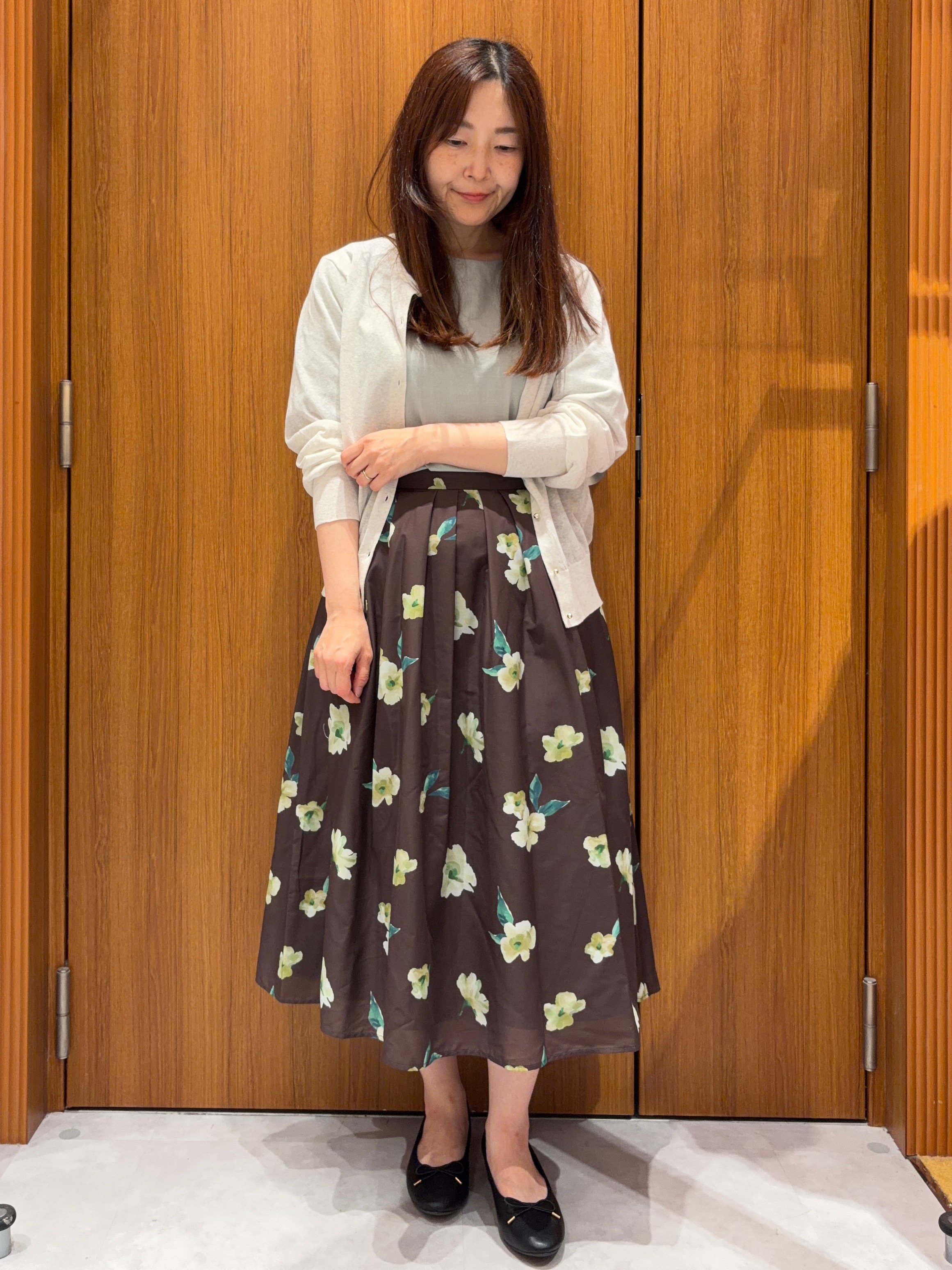 アスカさんの「index｜【接触冷感／吸水速乾】タックパフスリーブブラウス《防シワ／洗濯機OK／XS～3L／8col》」を使ったコーディネート