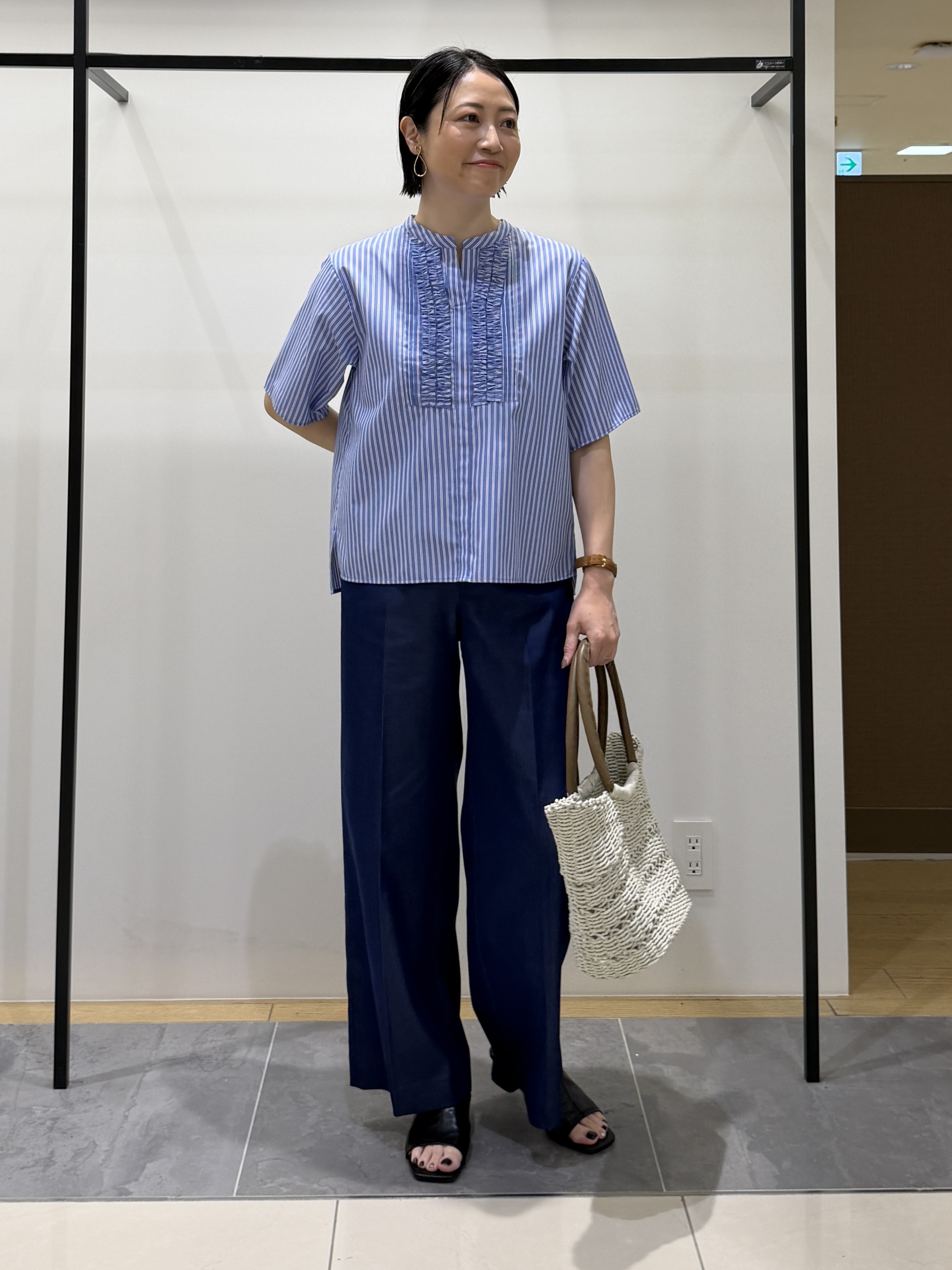 shihoさんの「INDIVI｜【洗える／UVケア／着映え】フリルピンタックブラウス」を使ったコーディネート