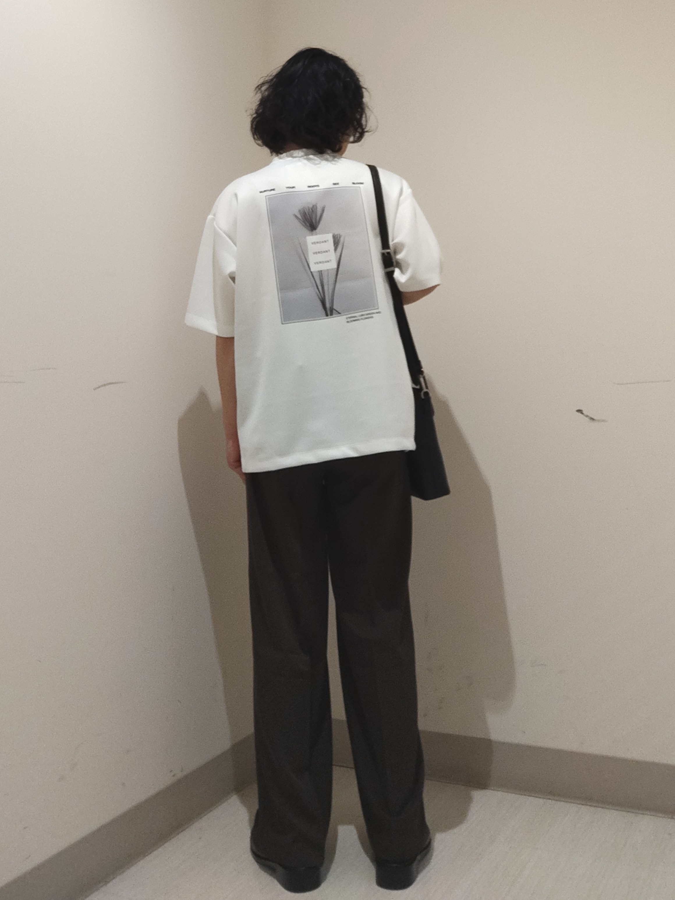 NAKANOさんの「tk.TAKEO KIKUCHI｜バックブルームTシャツ」を使ったコーディネート