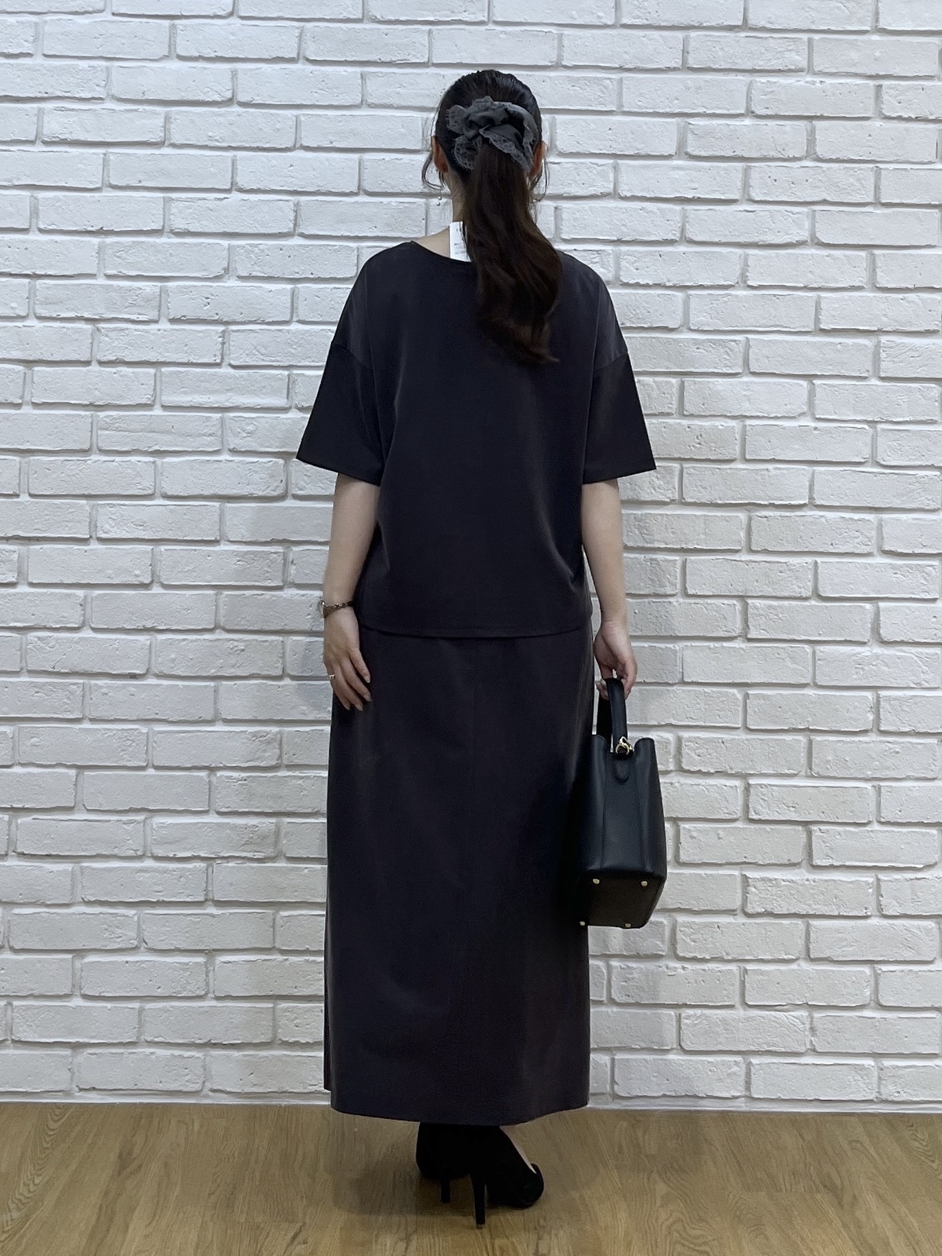 Saekoさんの「UNTITLED｜【きれいめTシャツ/セットアップ可】ヴィンテージライクプルオーバー」を使ったコーディネート