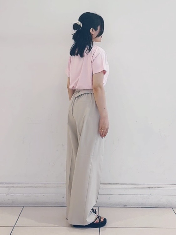 チョコさんの「grove｜【遮熱／吸水速乾／UVカット】ベーシックロゴTシャツ」を使ったコーディネート