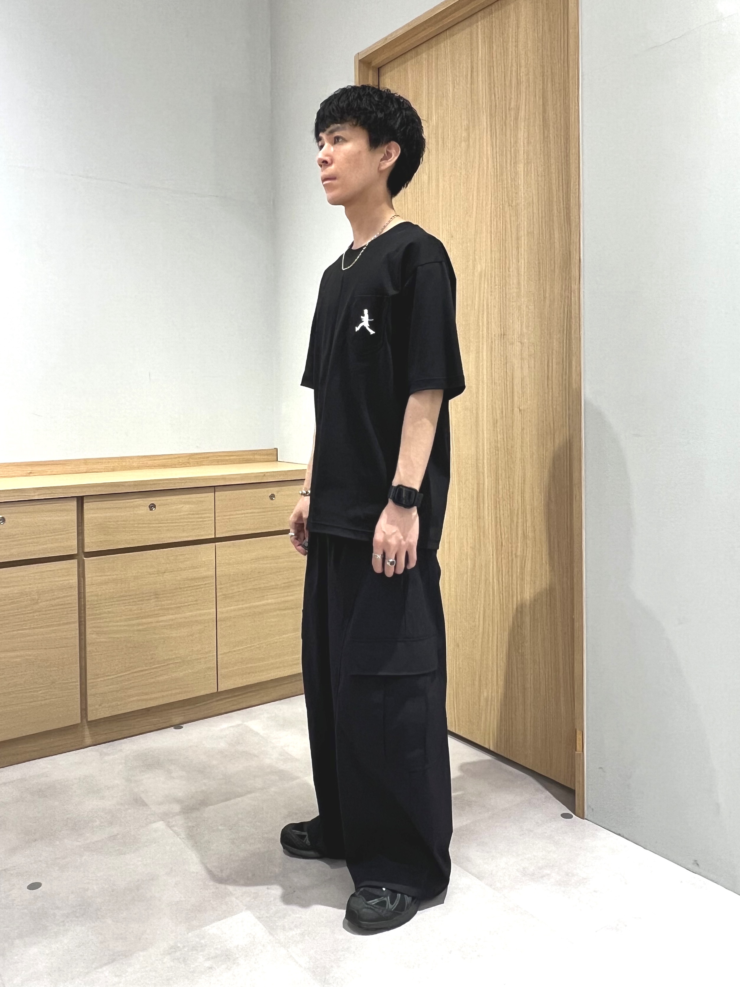 yutoさんの「TAKEO KIKUCHI｜【BOWLER HAT LABEL】アイスクリアコットンボーラーハットウォーカー 半袖ポケT」を使ったコーディネート