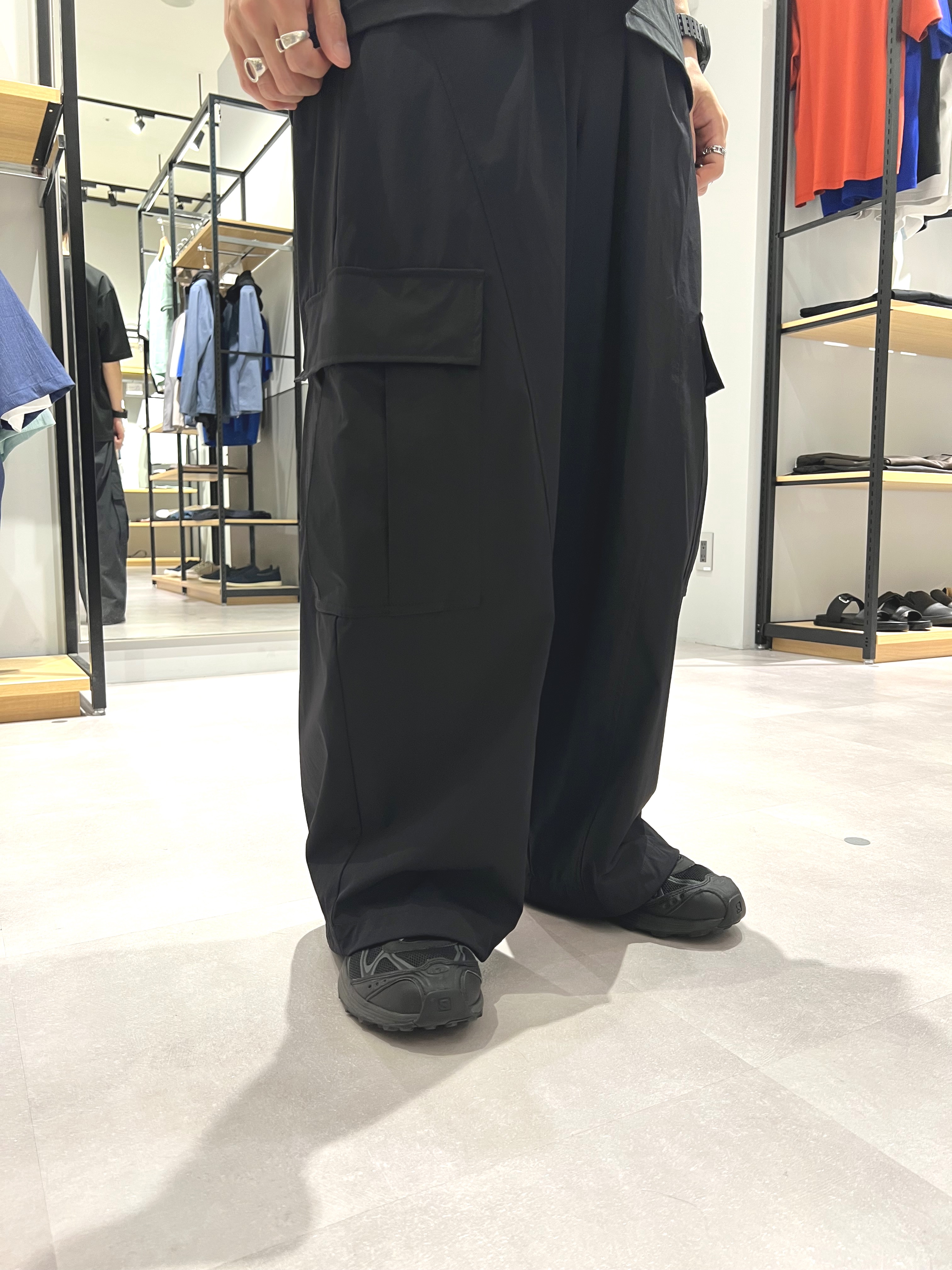 yutoさんの「TAKEO KIKUCHI｜【BOWLER HAT LABEL】アイスクリアコットンボーラーハットウォーカー 半袖ポケT」を使ったコーディネート
