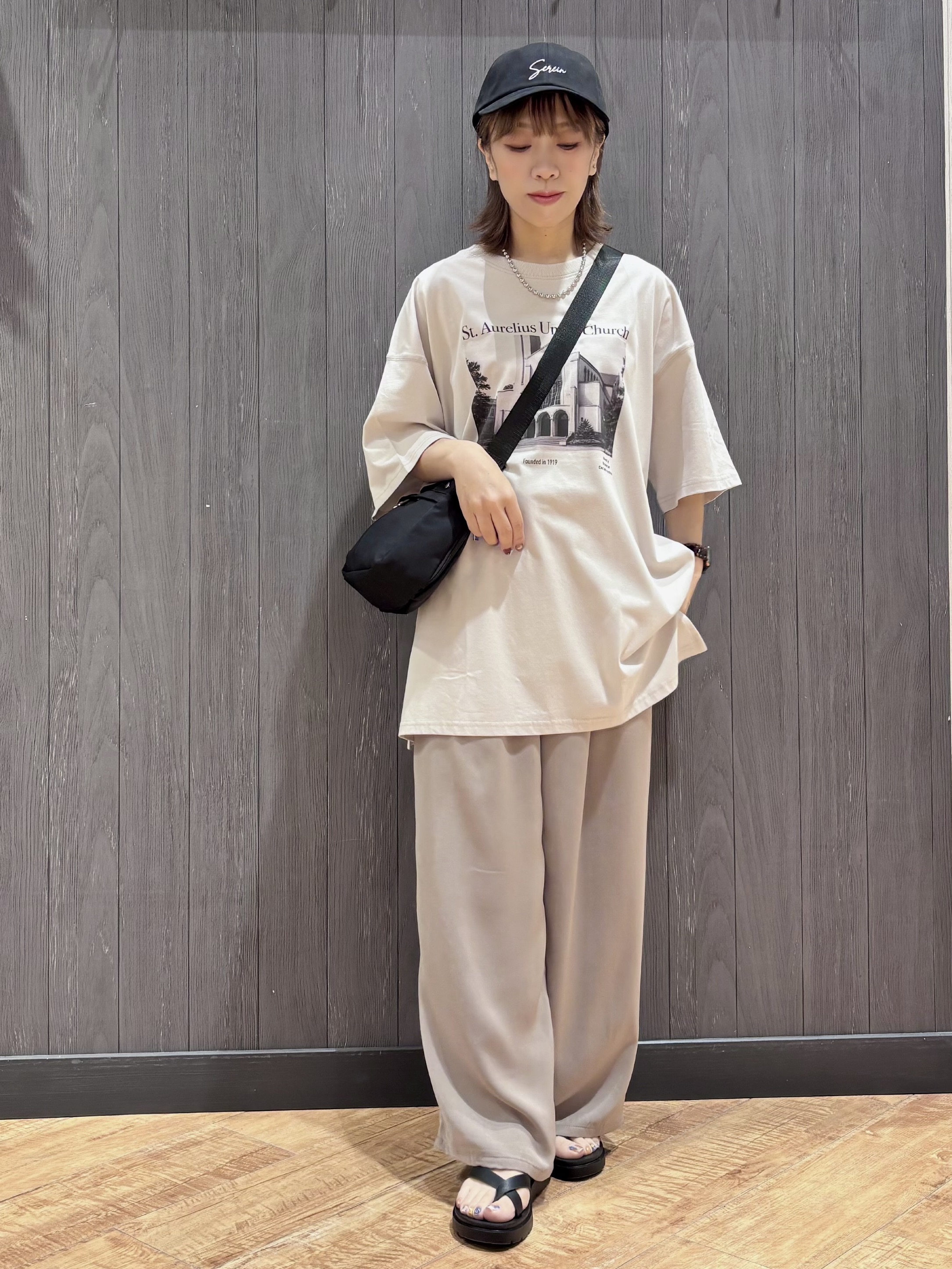 meiさんの「SHOO･LA･RUE｜【体型カバー】ゆるっとBIGアソートTシャツ」を使ったコーディネート