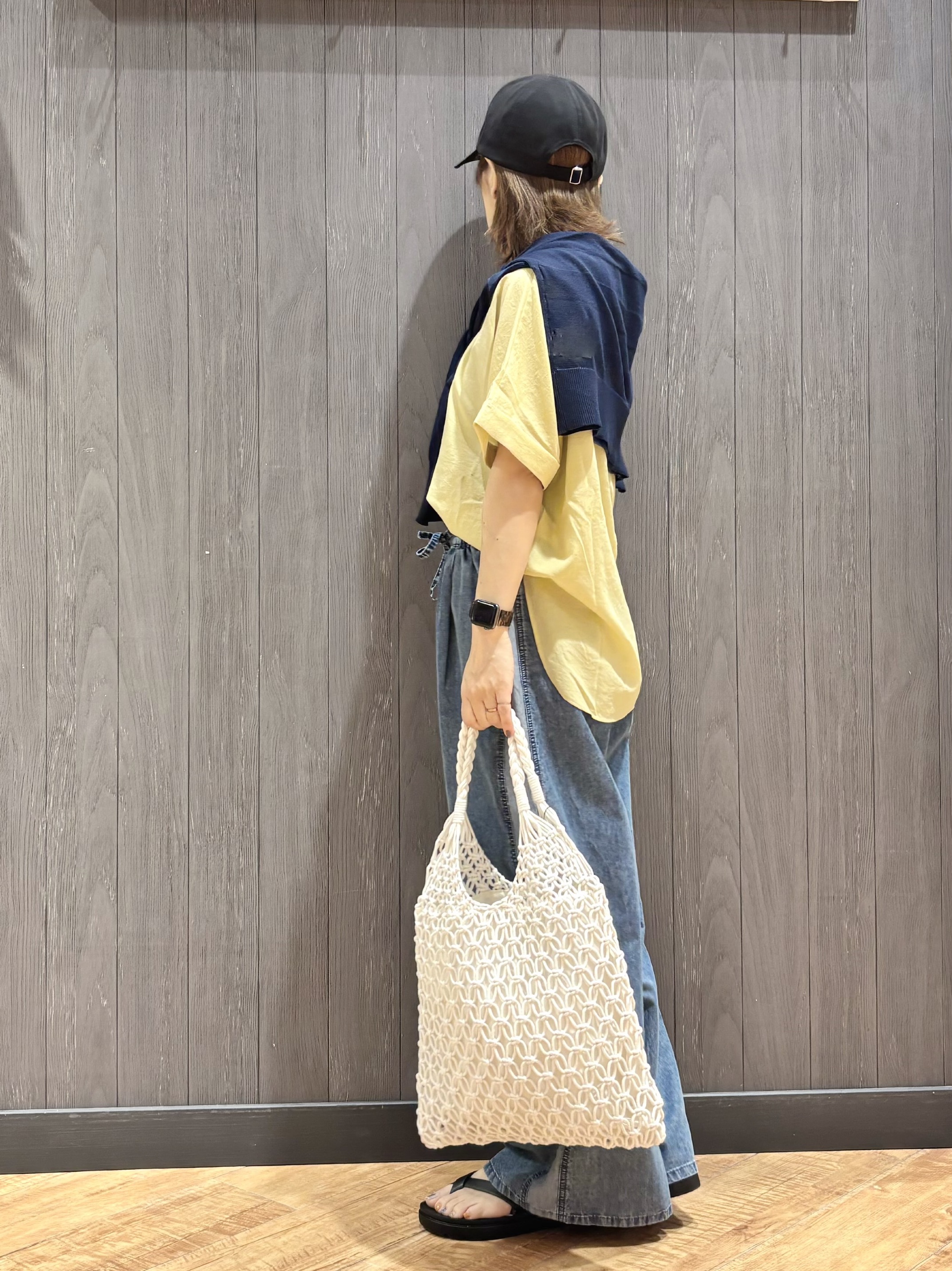 meiさんの「SHOO･LA･RUE｜【着丈選べる/体型カバー】洗濯後しわになりにくい さらっと快適ドルマントップス」を使ったコーディネート