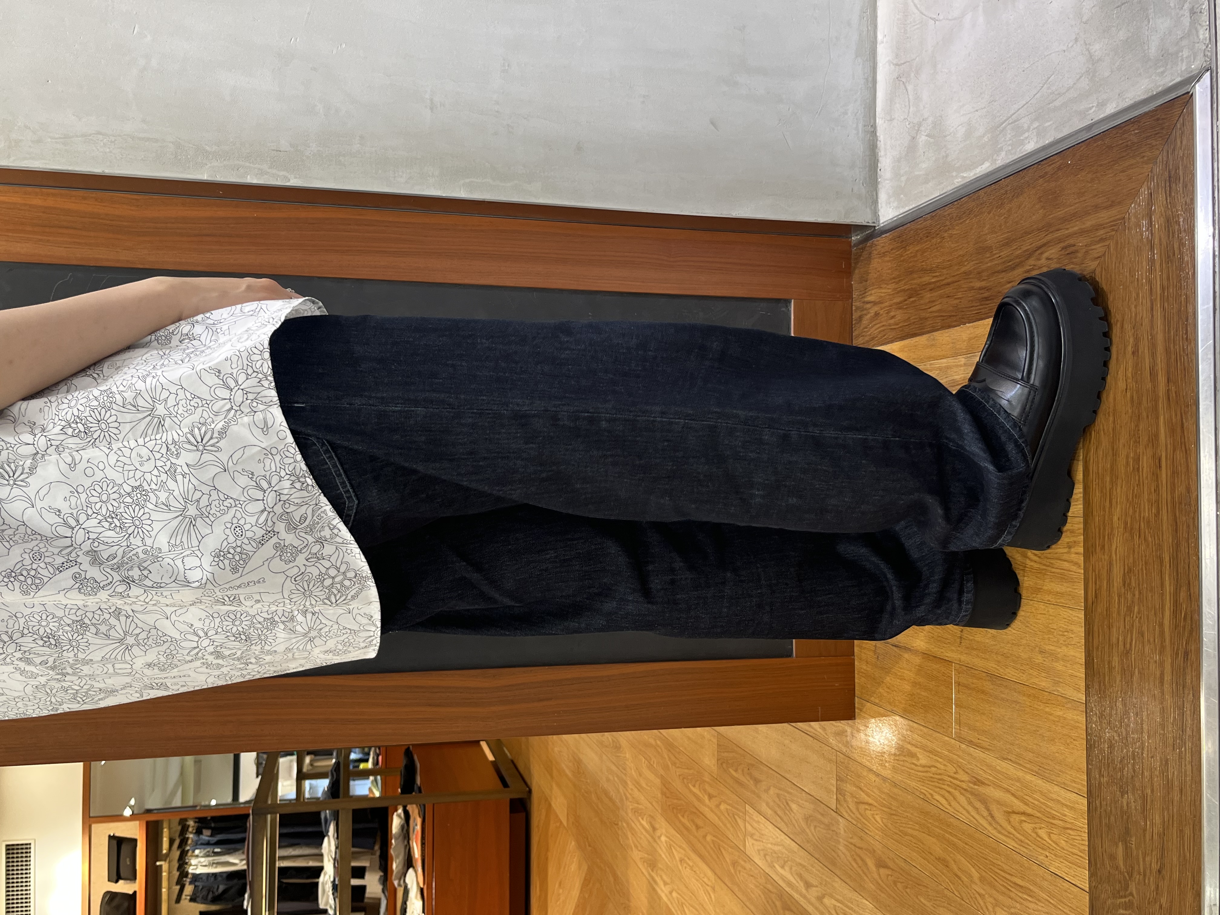 ちゃんみなさんの「TAKEO KIKUCHI｜【BOWLER HAT LABEL】ビリケンさんプリント 半袖シャツ」を使ったコーディネート