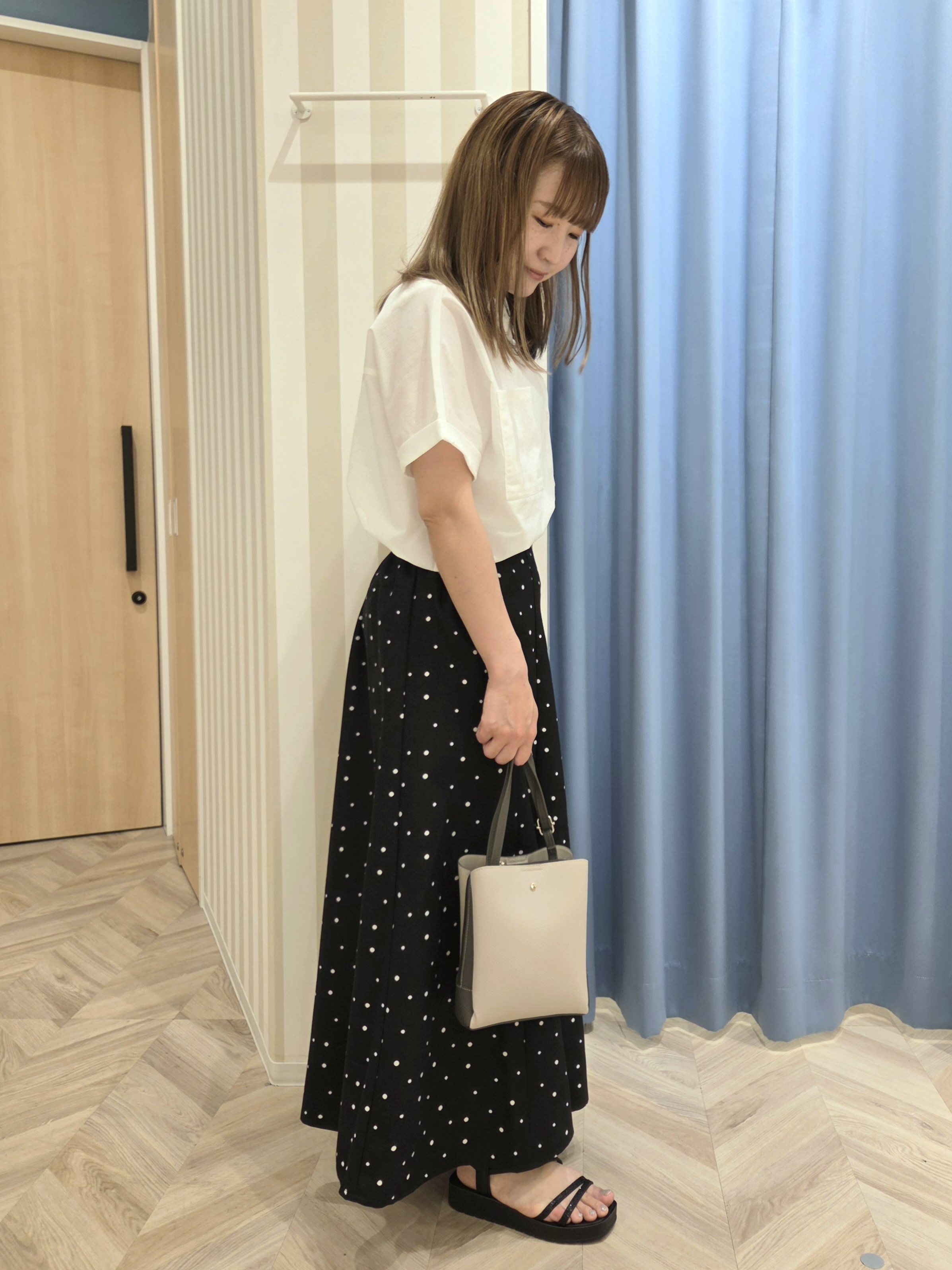 Ikumiさんの「SHOO･LA･RUE｜【通気性〇/UV/S-LL】風が通り抜ける 半袖バンドカラーシアーシャツ」を使ったコーディネート