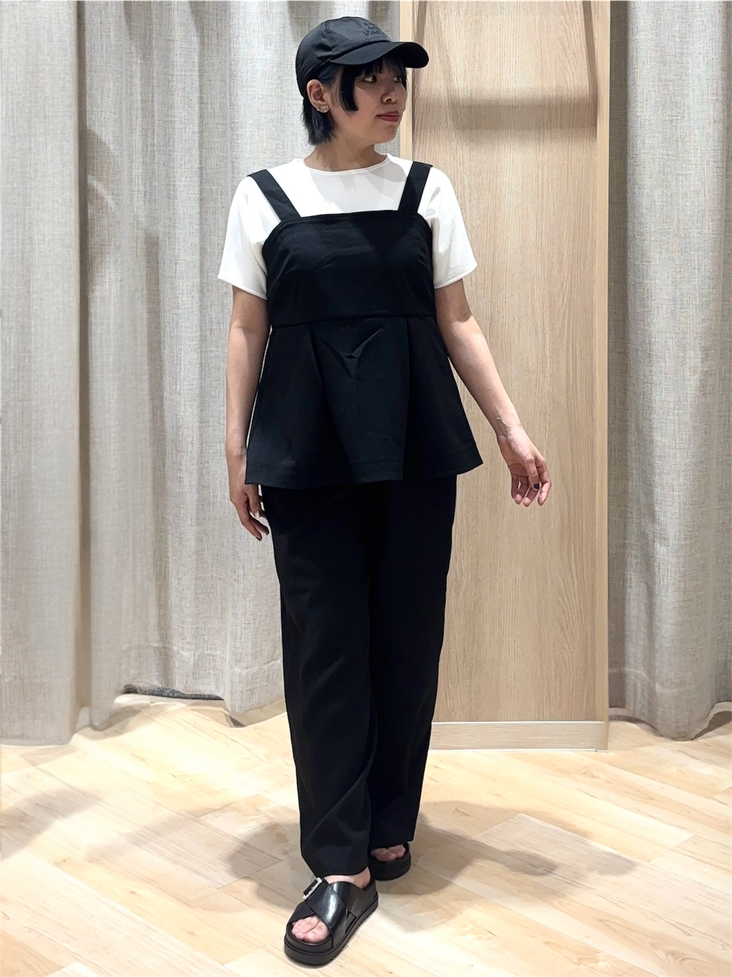  𝐦𝐢𝐨 さんの「grove｜【シリーズ累計36万枚！名品ニット】やわらかドライタッチ ドルマンニット」を使ったコーディネート