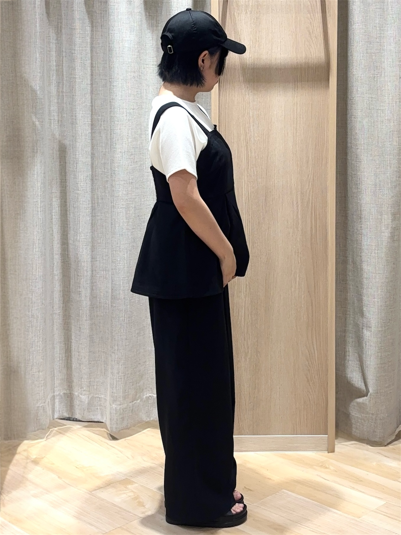  𝐦𝐢𝐨 さんの「grove｜【シリーズ累計36万枚！名品ニット】やわらかドライタッチ ドルマンニット」を使ったコーディネート