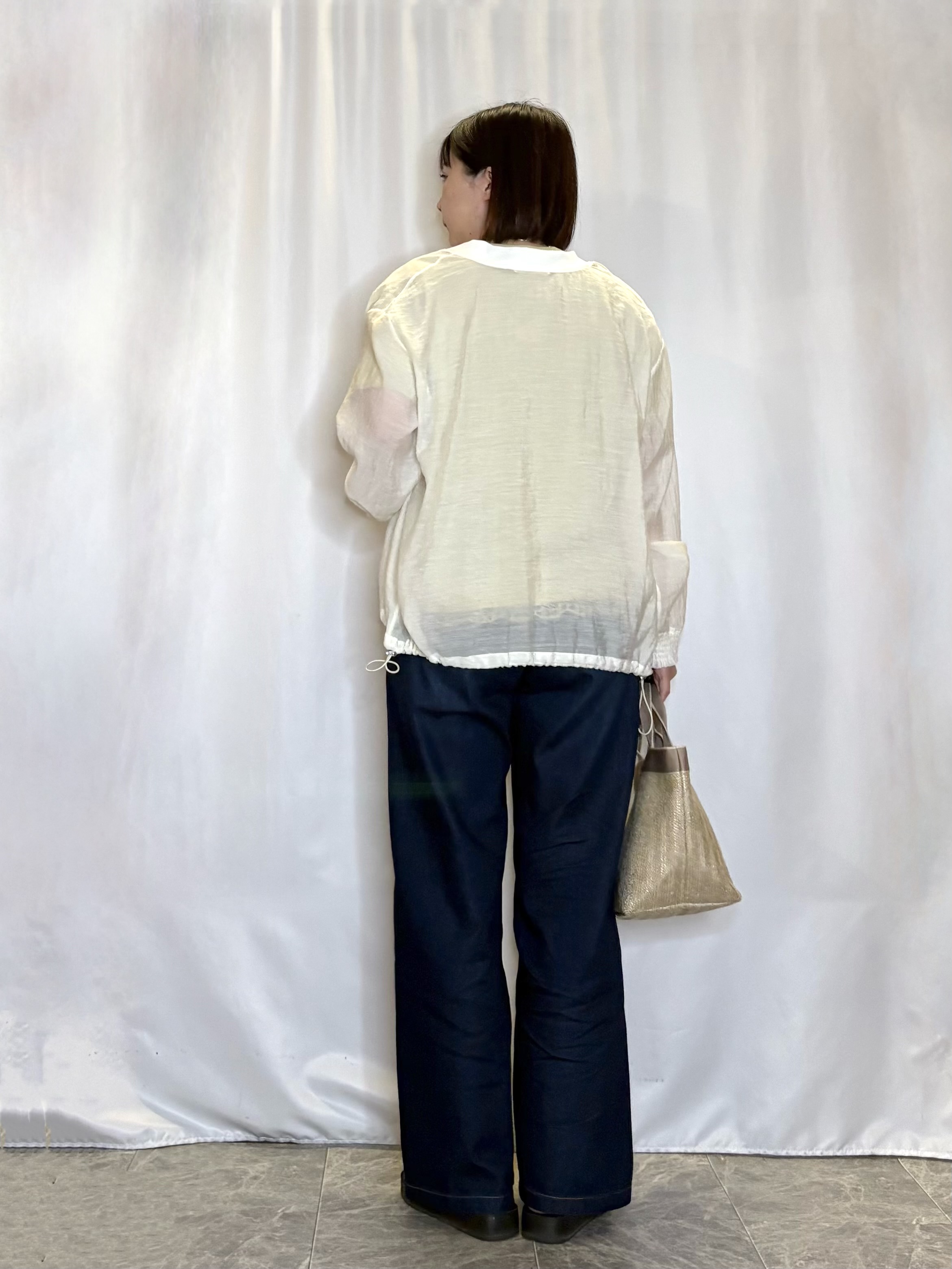 ネリさんの「SHOO･LA･RUE｜【S-LL/洗濯機可】夏に使える 程よい透け感のシアーブルゾン」を使ったコーディネート