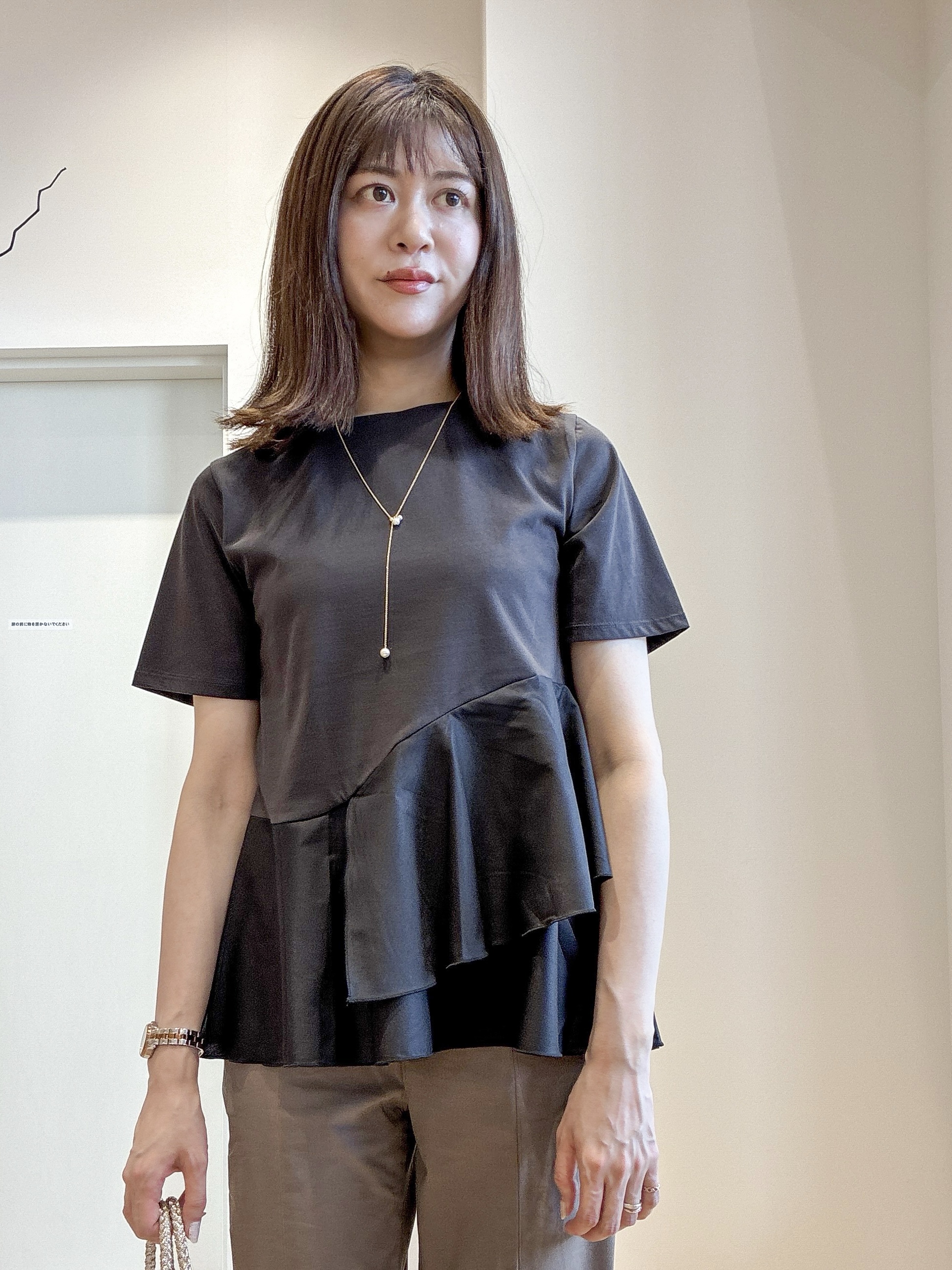 もんちゃんさんの「OPAQUE.CLIP｜ペプラムドッキングカットソー【洗濯機OK】」を使ったコーディネート