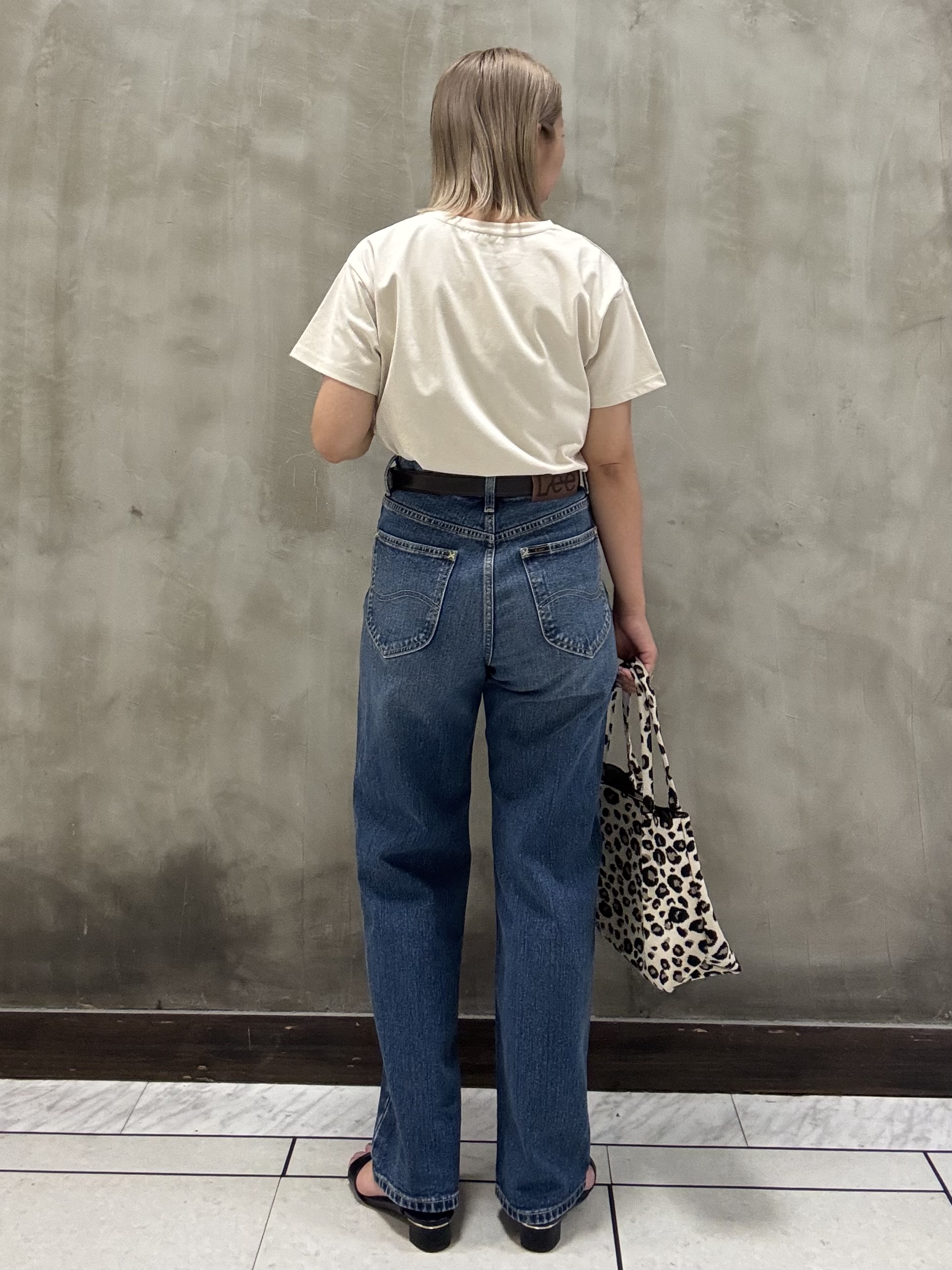 minaさんの「grove｜【遮熱／吸水速乾／UVカット】ベーシックロゴTシャツ」を使ったコーディネート