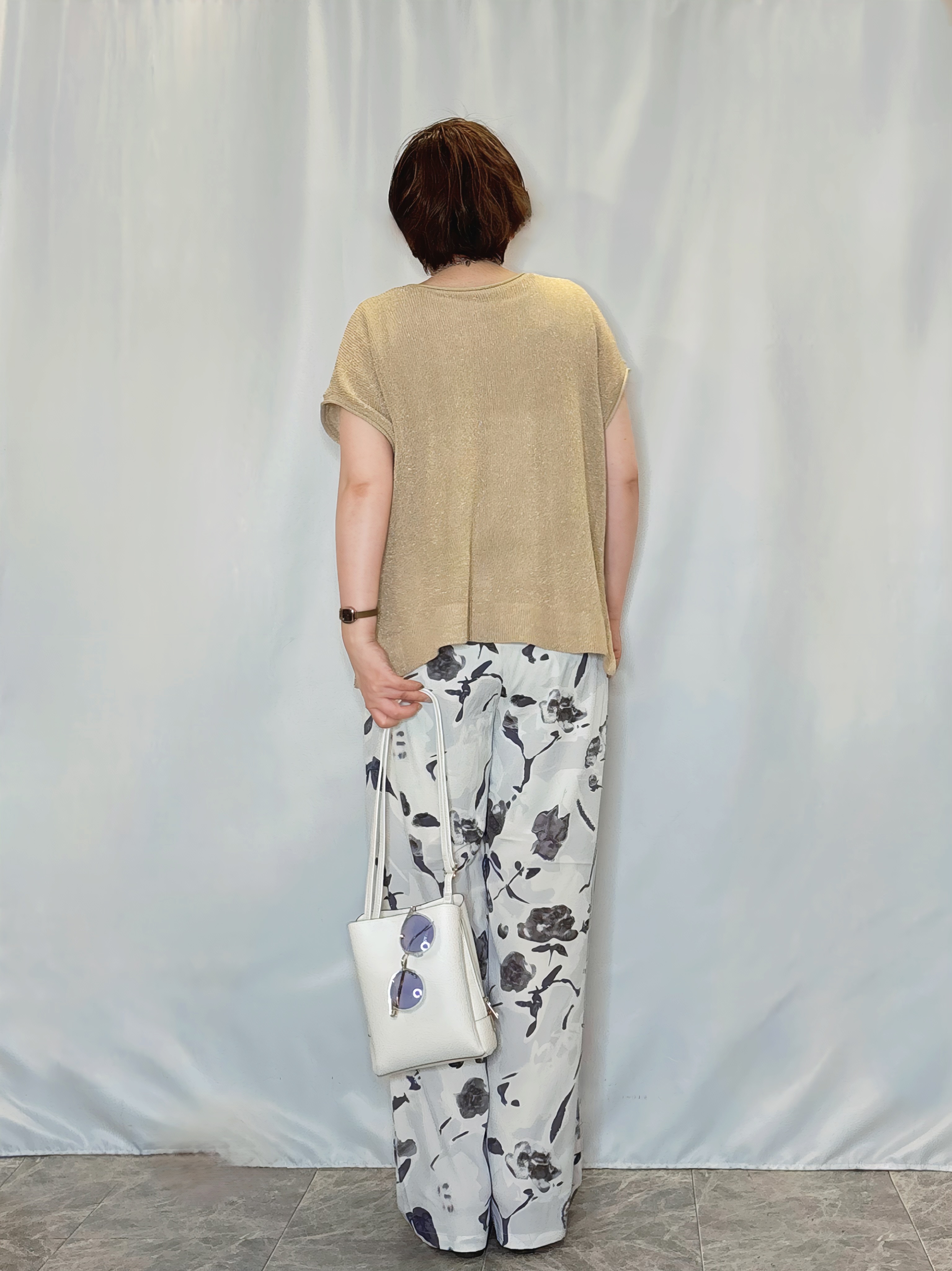 たみさんの「SHOO･LA･RUE｜【2点セット/前後2WAY/洗濯機可/S-LL】体型カバーも叶う ラメ畦ニット+タンクトップ」を使ったコーディネート