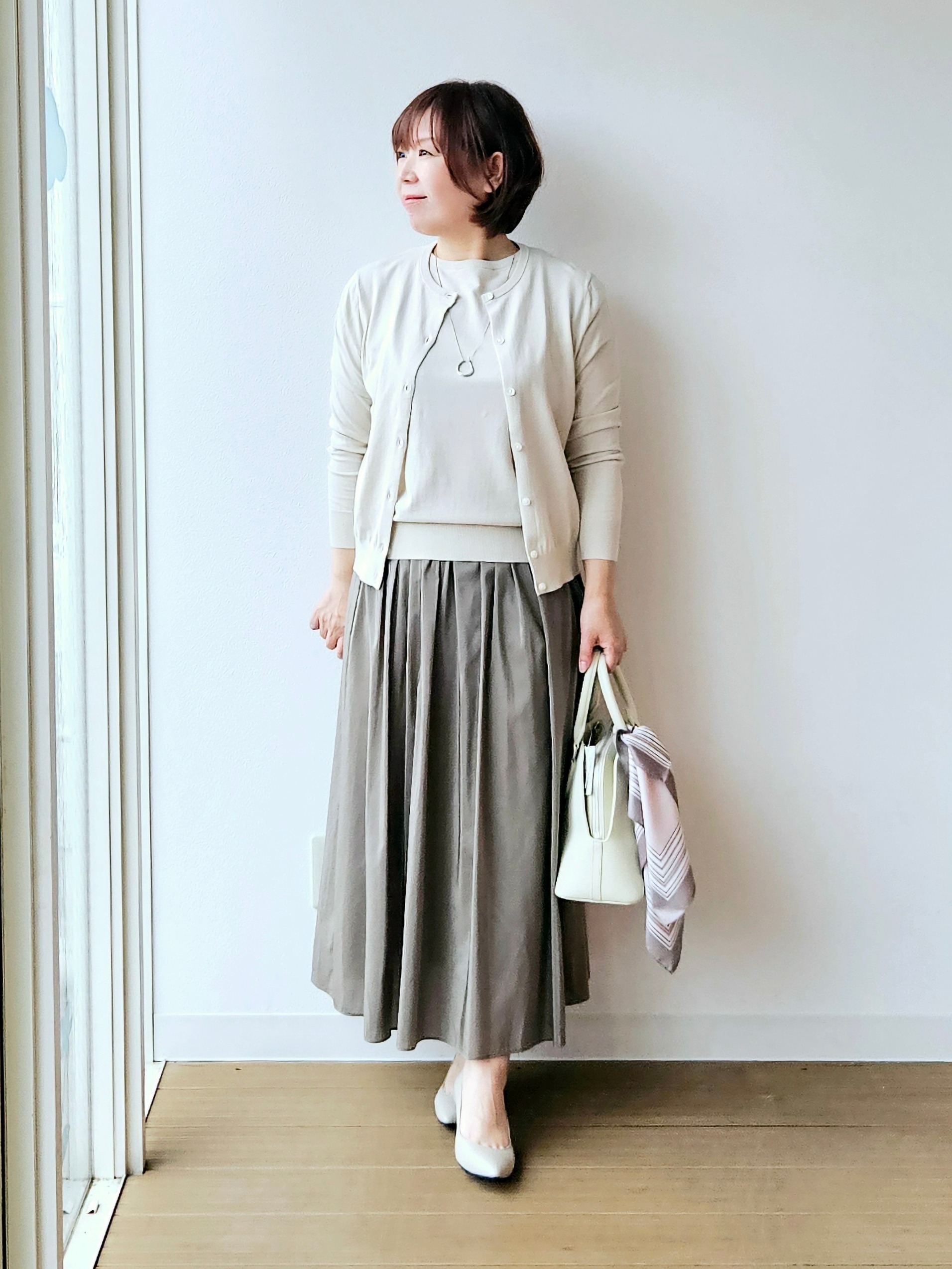 やじまさんの「UNTITLED｜◆【9色展開/アンサンブル可】コットンクルーネックカーディガン」を使ったコーディネート