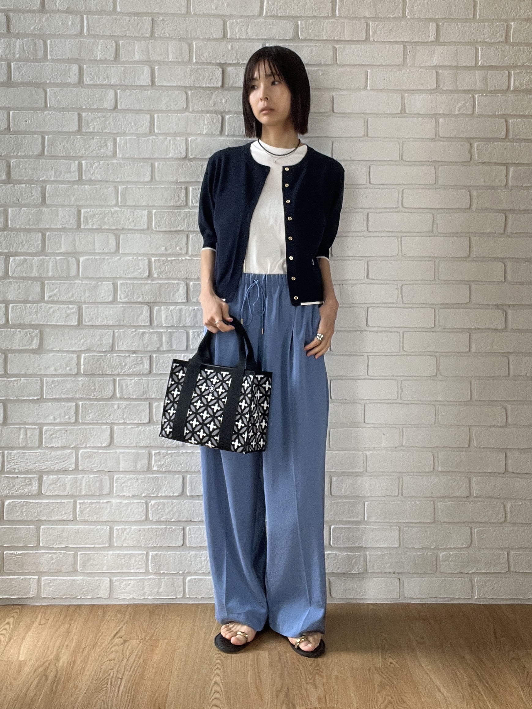 misaさんの「DRESSTERIOR｜【UVカット/ウォッシャブル】クールタッチ ニットカーディガン」を使ったコーディネート