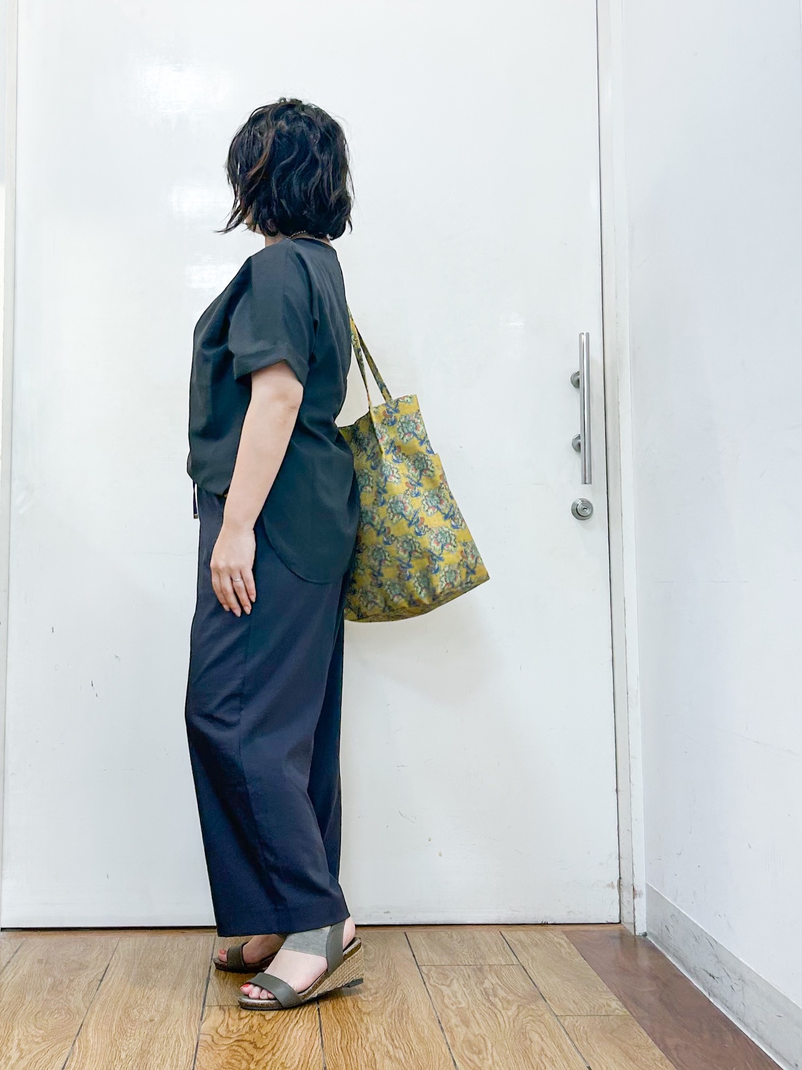 haruさんの「SHOO･LA･RUE｜【着丈選べる/体型カバー】洗濯後しわになりにくい さらっと快適ドルマントップス」を使ったコーディネート