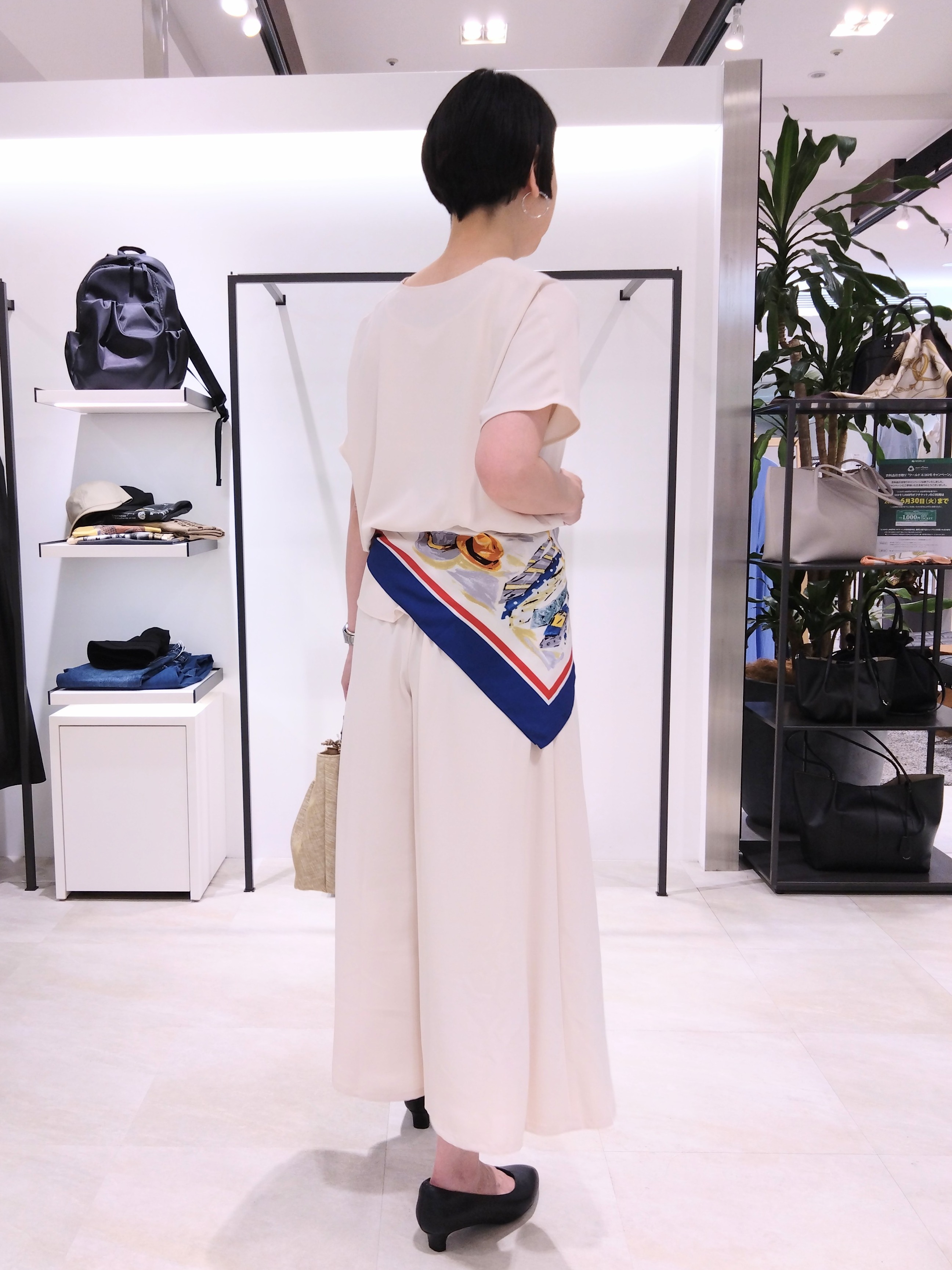 まちこさんの「UNTITLED｜トルソープリントスカーフ」を使ったコーディネート