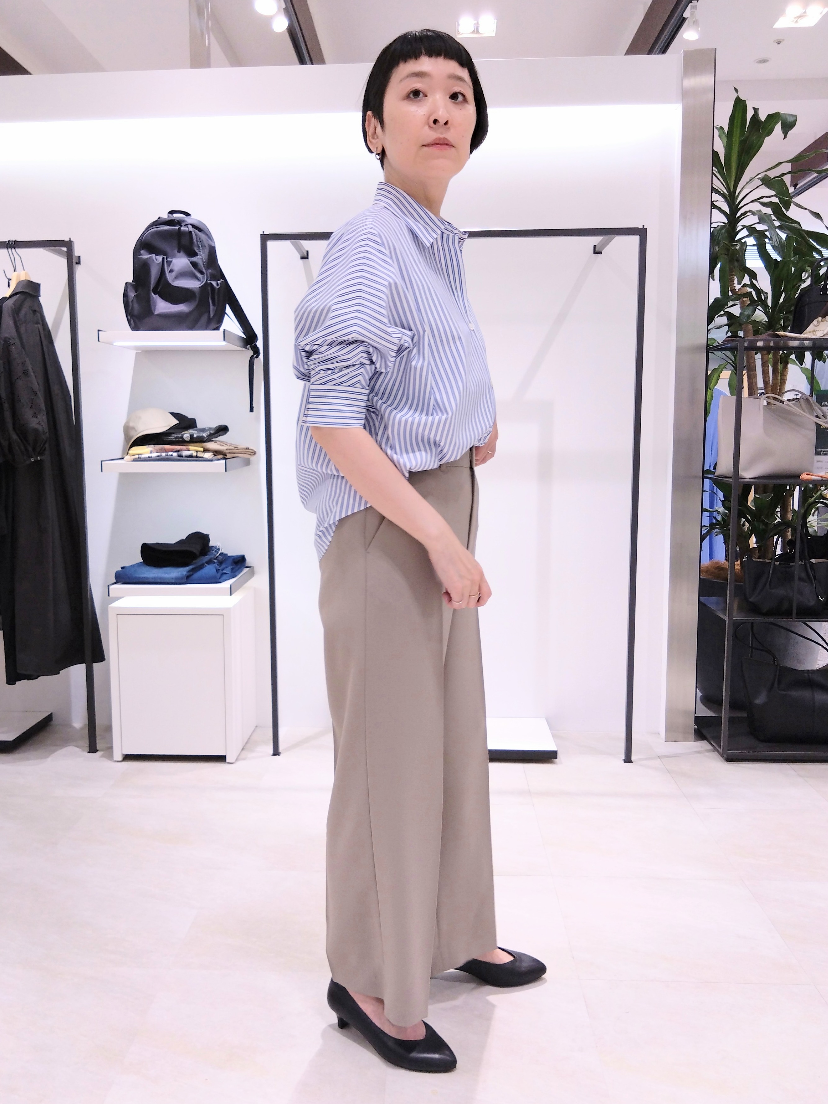 まちこさんの「UNTITLED｜【接触冷感/吸水速乾/UVカット】ドルマンスリーブシャツ」を使ったコーディネート