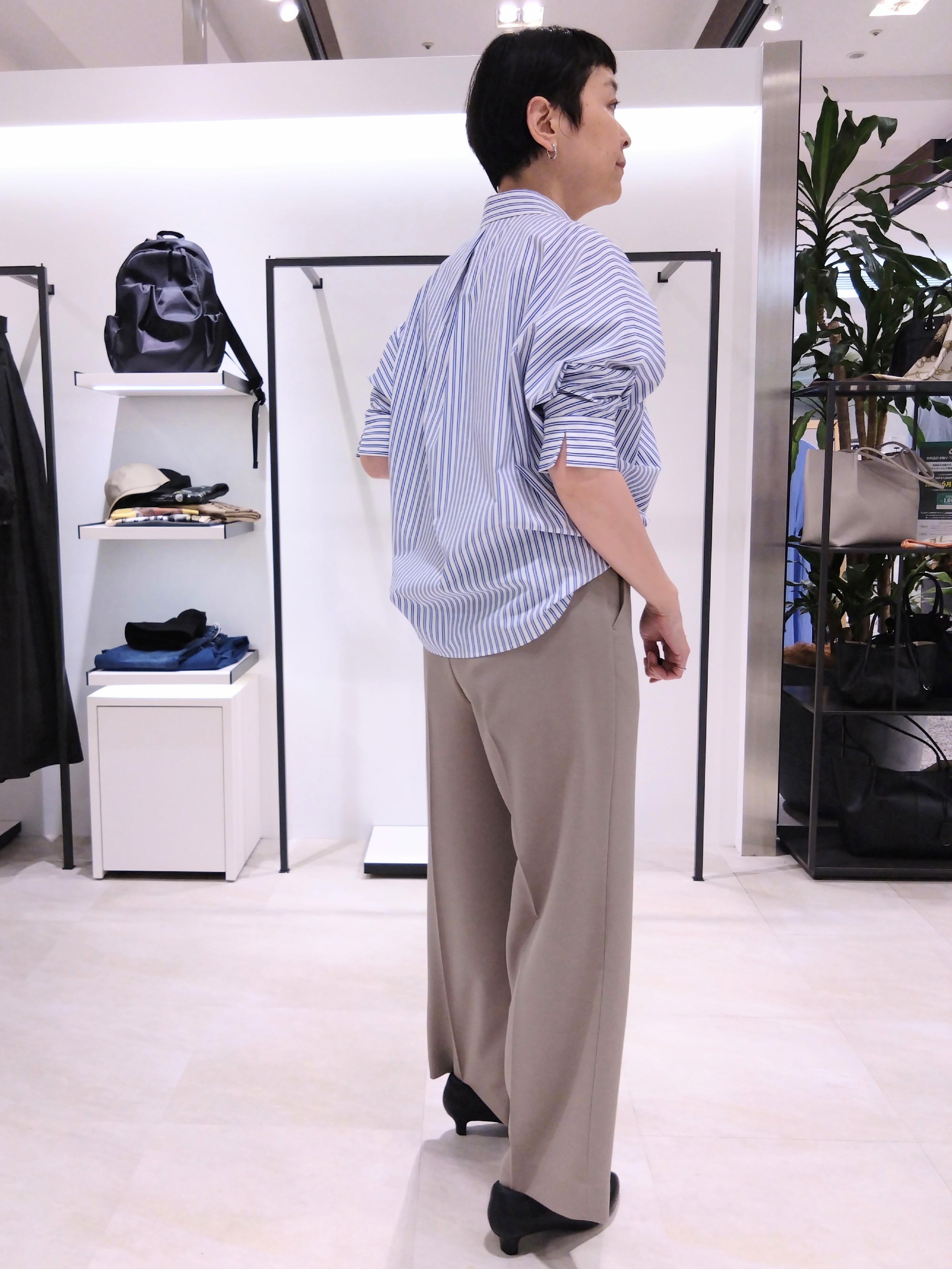 まちこさんの「UNTITLED｜【接触冷感/吸水速乾/UVカット】ドルマンスリーブシャツ」を使ったコーディネート
