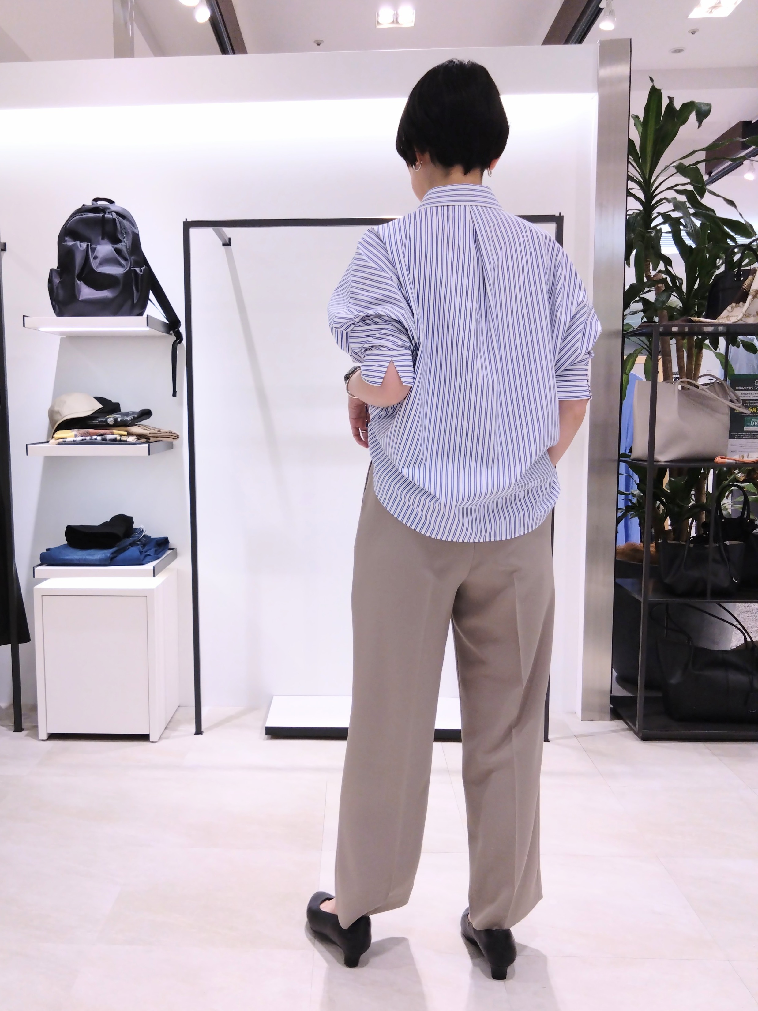 まちこさんの「UNTITLED｜【接触冷感/吸水速乾/UVカット】ドルマンスリーブシャツ」を使ったコーディネート