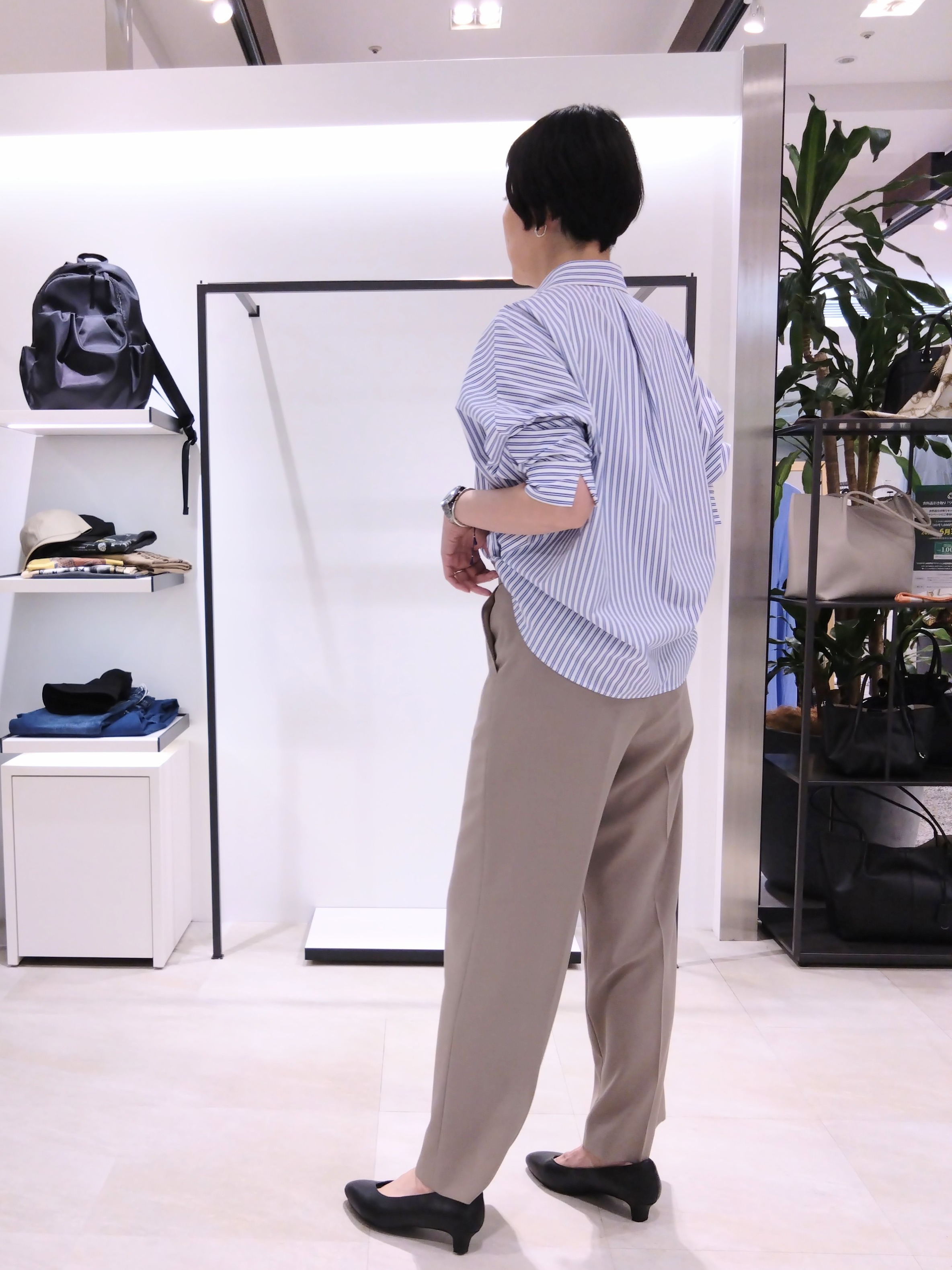 まちこさんの「UNTITLED｜【接触冷感/吸水速乾/UVカット】ドルマンスリーブシャツ」を使ったコーディネート