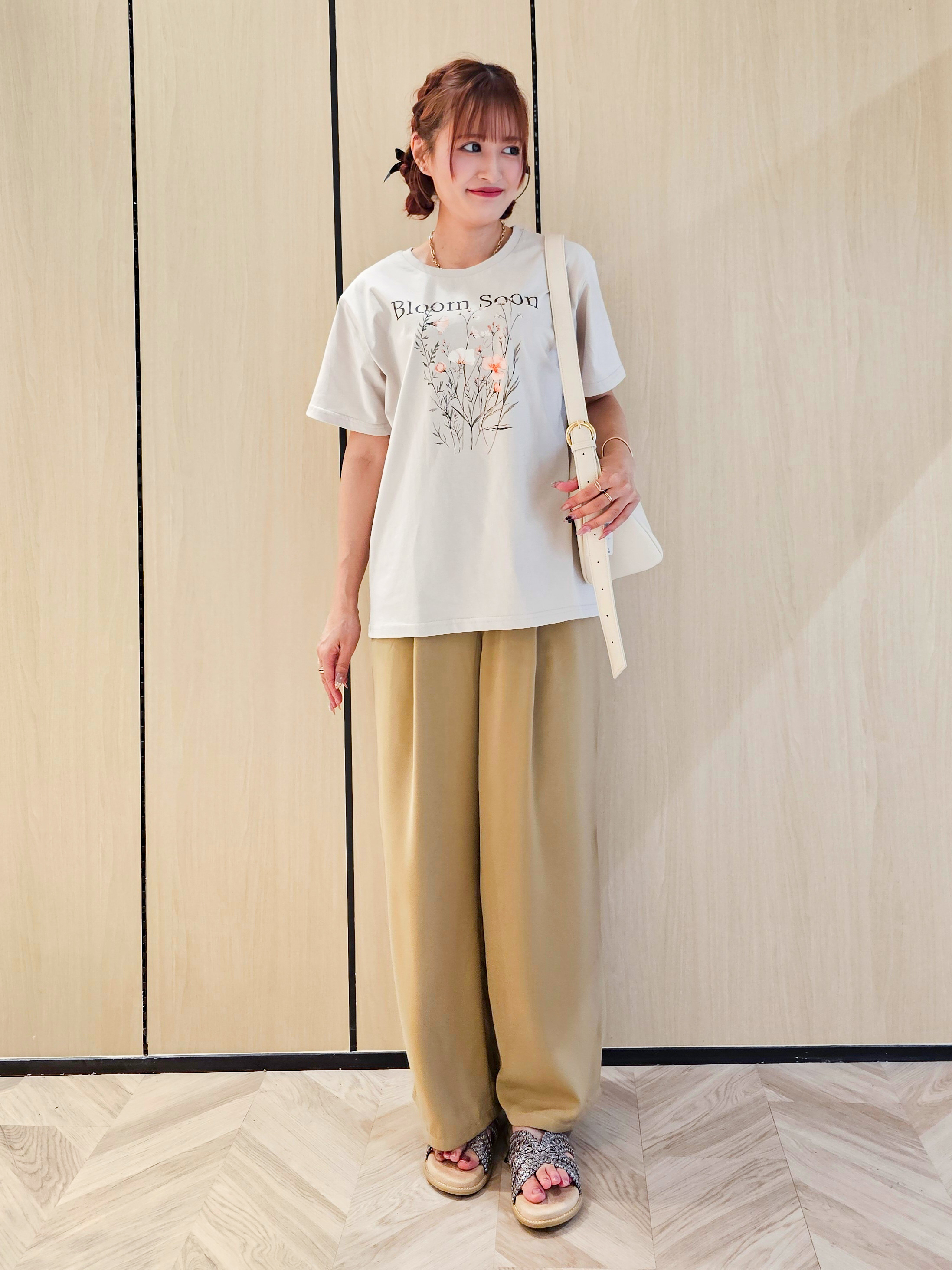 ゆゆさんの「SHOO･LA･RUE｜【洗濯機可/S-LL】夏に快適サラサラ感 大人のプリントTシャツ」を使ったコーディネート