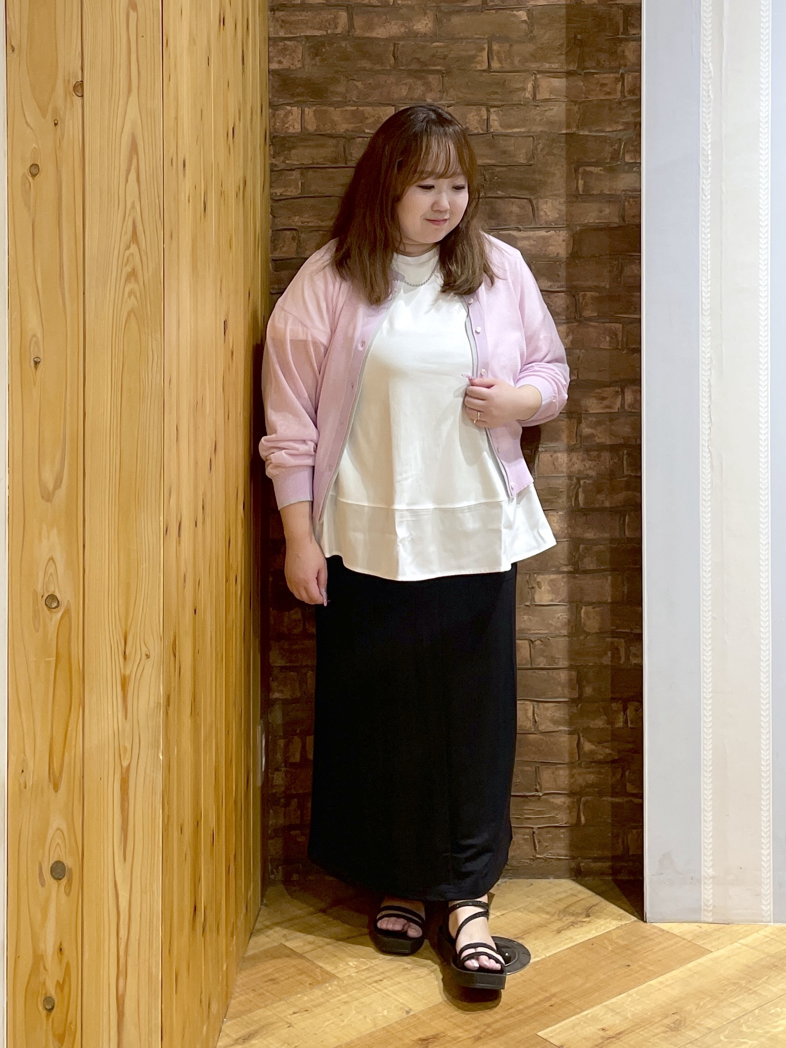 Risaさんの「SHOO･LA･RUE｜【S-LL/洗濯機可】冷房、日焼け対策に 配色シアーカーディガン」を使ったコーディネート
