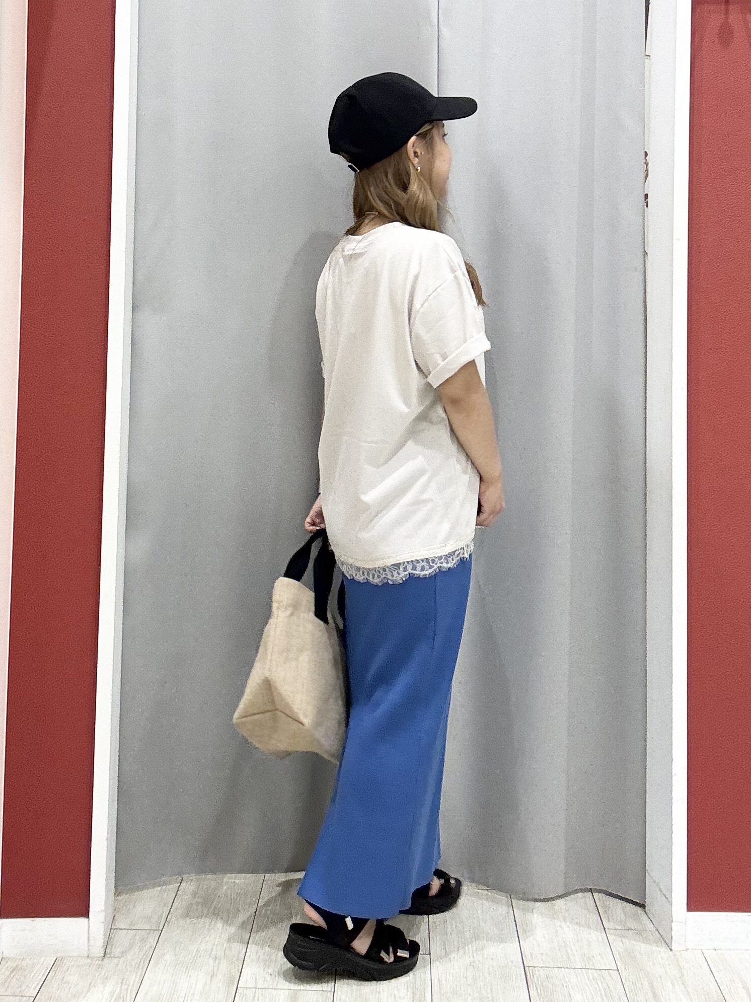 shioさんの「SHOO･LA･RUE｜【UV/S-LL/洗濯機可】真夏に着たい裾レースが女性らしさをプラスする プリントアソートTシャツ」を使ったコーディネート