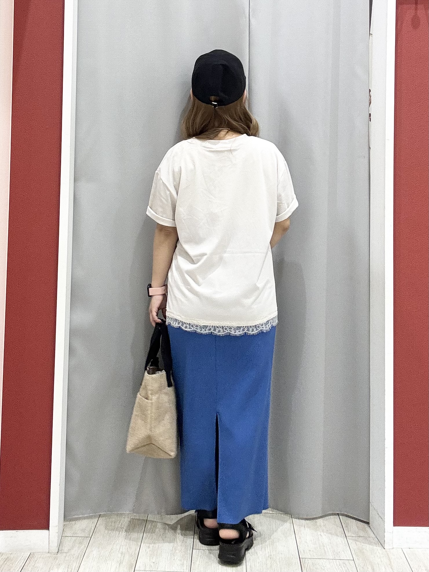 shioさんの「SHOO･LA･RUE｜【UV/S-LL/洗濯機可】真夏に着たい裾レースが女性らしさをプラスする プリントアソートTシャツ」を使ったコーディネート