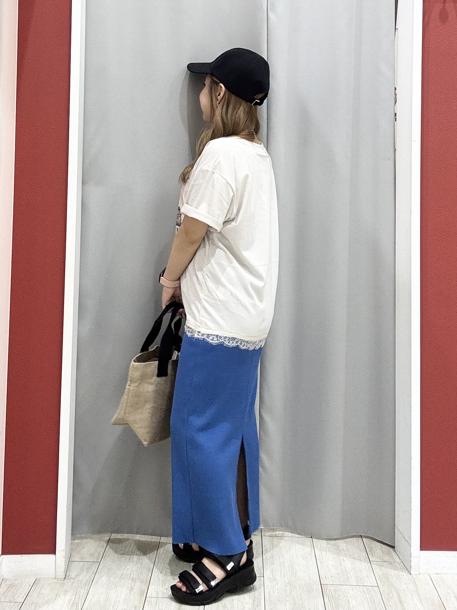 shioさんの「SHOO･LA･RUE｜【UV/S-LL/洗濯機可】真夏に着たい裾レースが女性らしさをプラスする プリントアソートTシャツ」を使ったコーディネート