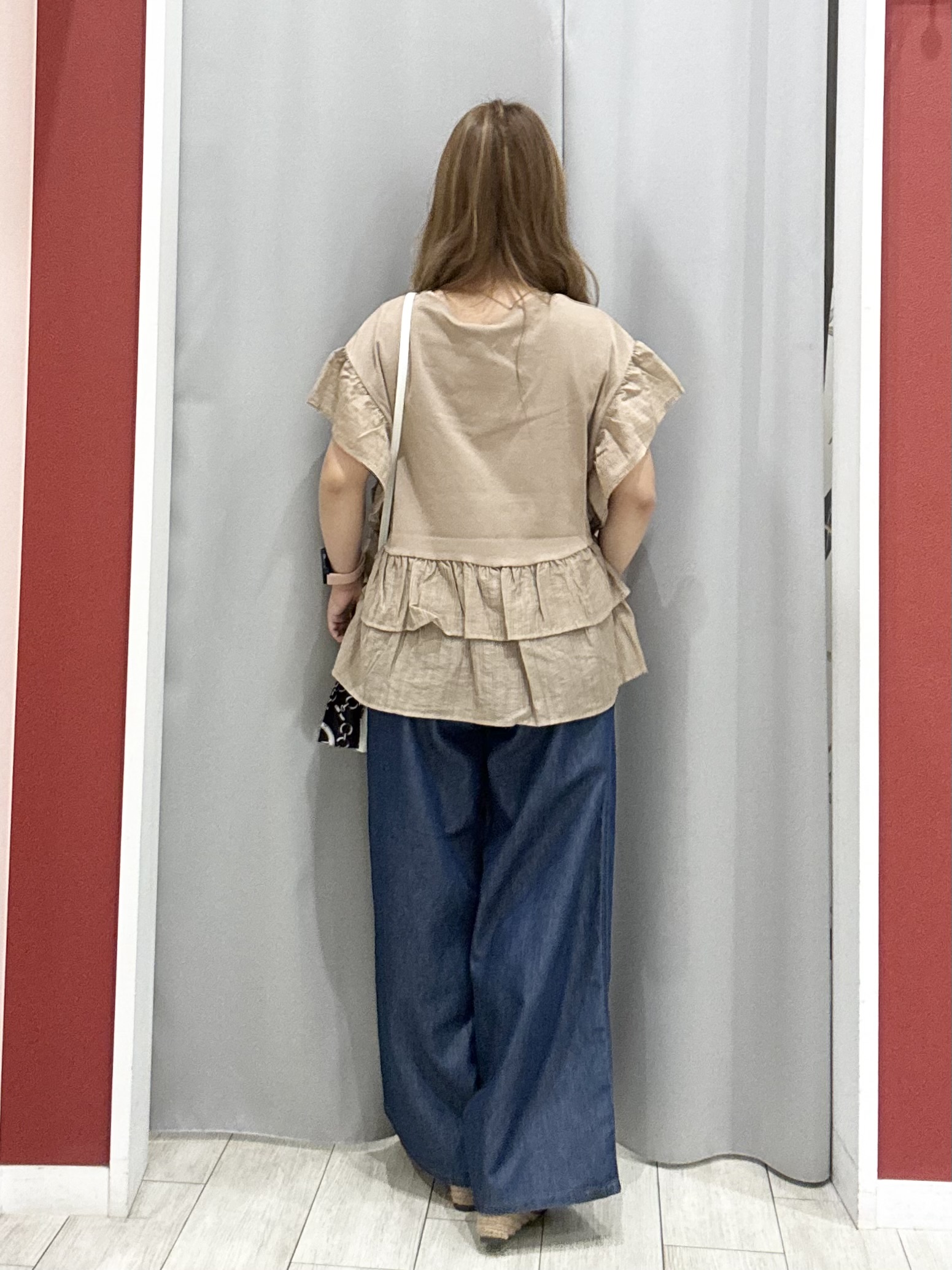 shioさんの「SHOO･LA･RUE｜【S-LL/洗濯機可】着るだけで決まる 主役級フリルトップス」を使ったコーディネート