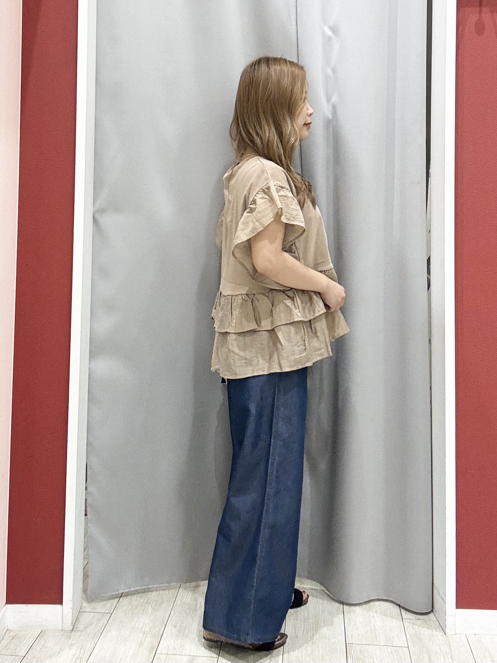 shioさんの「SHOO･LA･RUE｜【S-LL/洗濯機可】着るだけで決まる 主役級フリルトップス」を使ったコーディネート