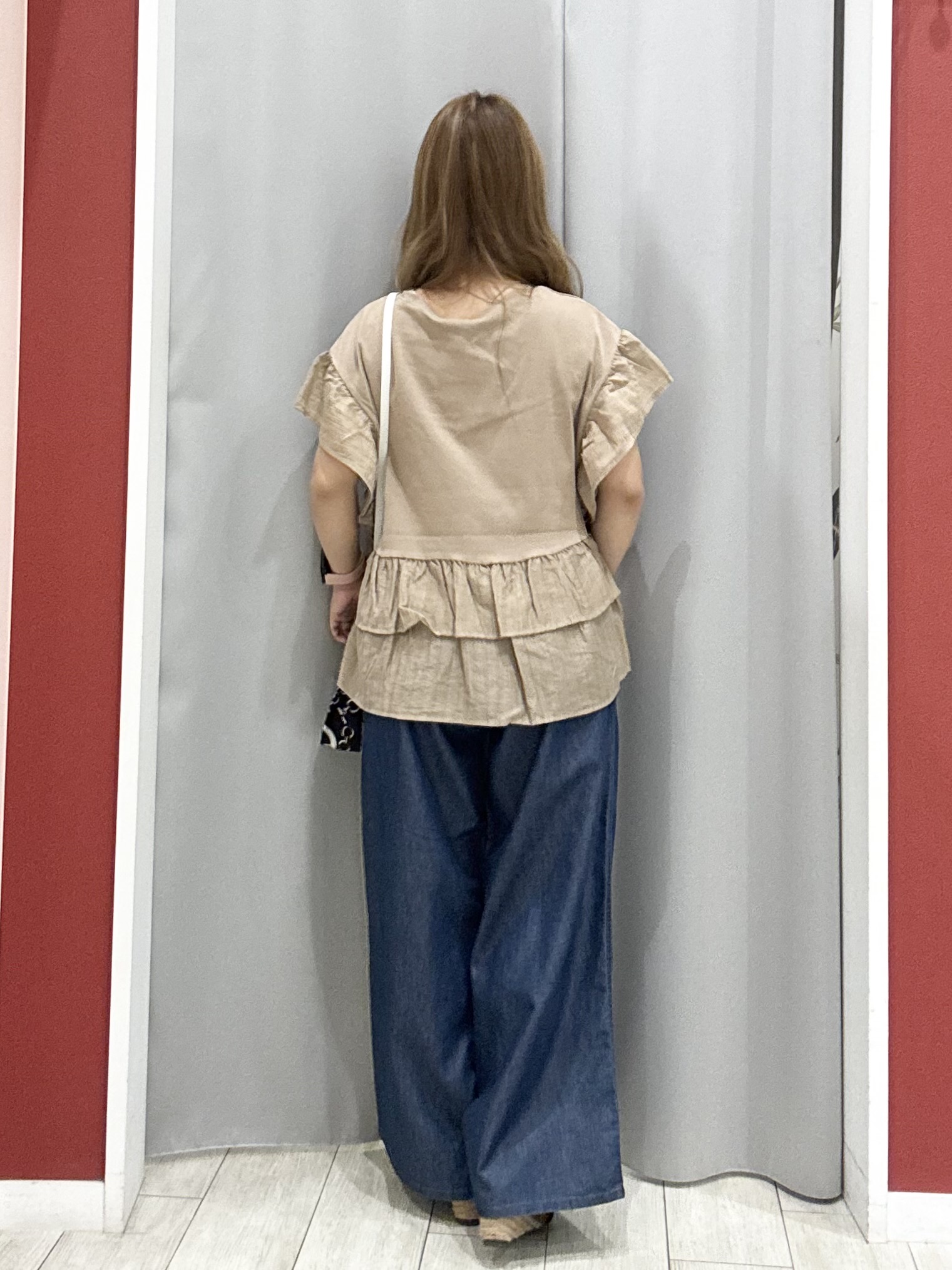 shioさんの「SHOO･LA･RUE｜【S-LL/洗濯機可】着るだけで決まる 主役級フリルトップス」を使ったコーディネート