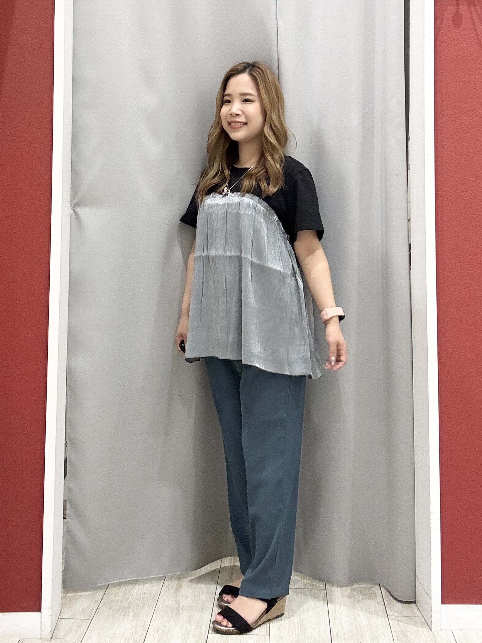 shioさんの「SHOO･LA･RUE｜【体型カバー】1枚でインせず決まる きらきらビスチェ風Tシャツ」を使ったコーディネート