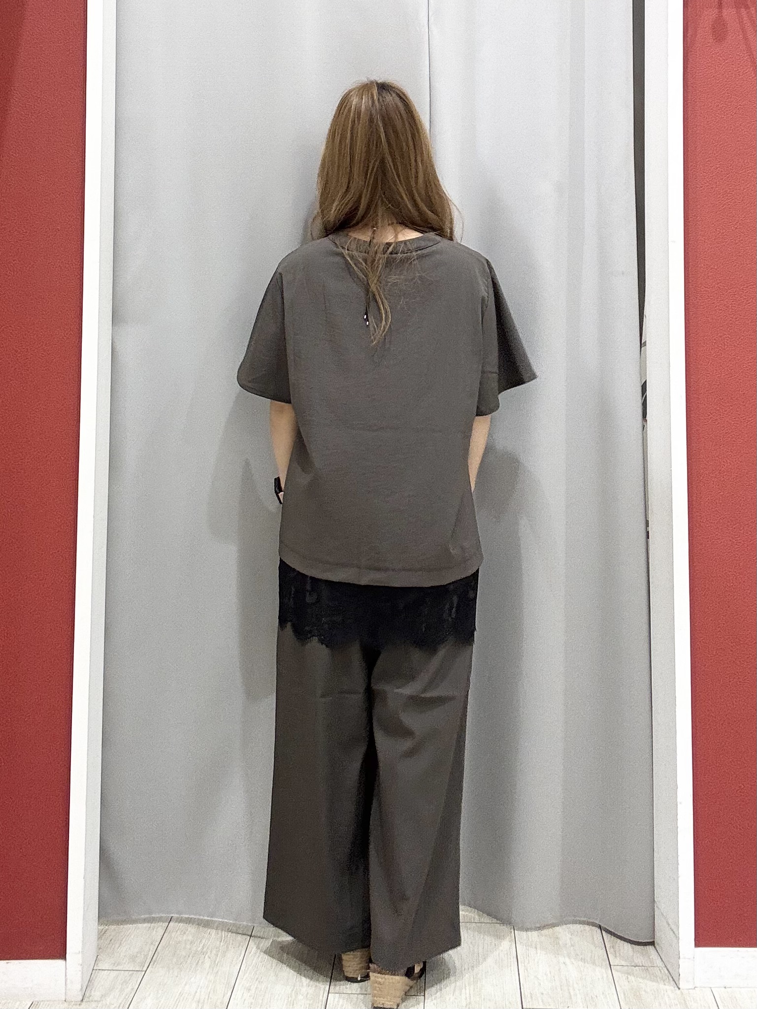 shioさんの「SHOO･LA･RUE｜【S-LL/洗濯機可】軽凛(かろりん) 楽に着られて上品 裾レーススキッパーブラウス」を使ったコーディネート