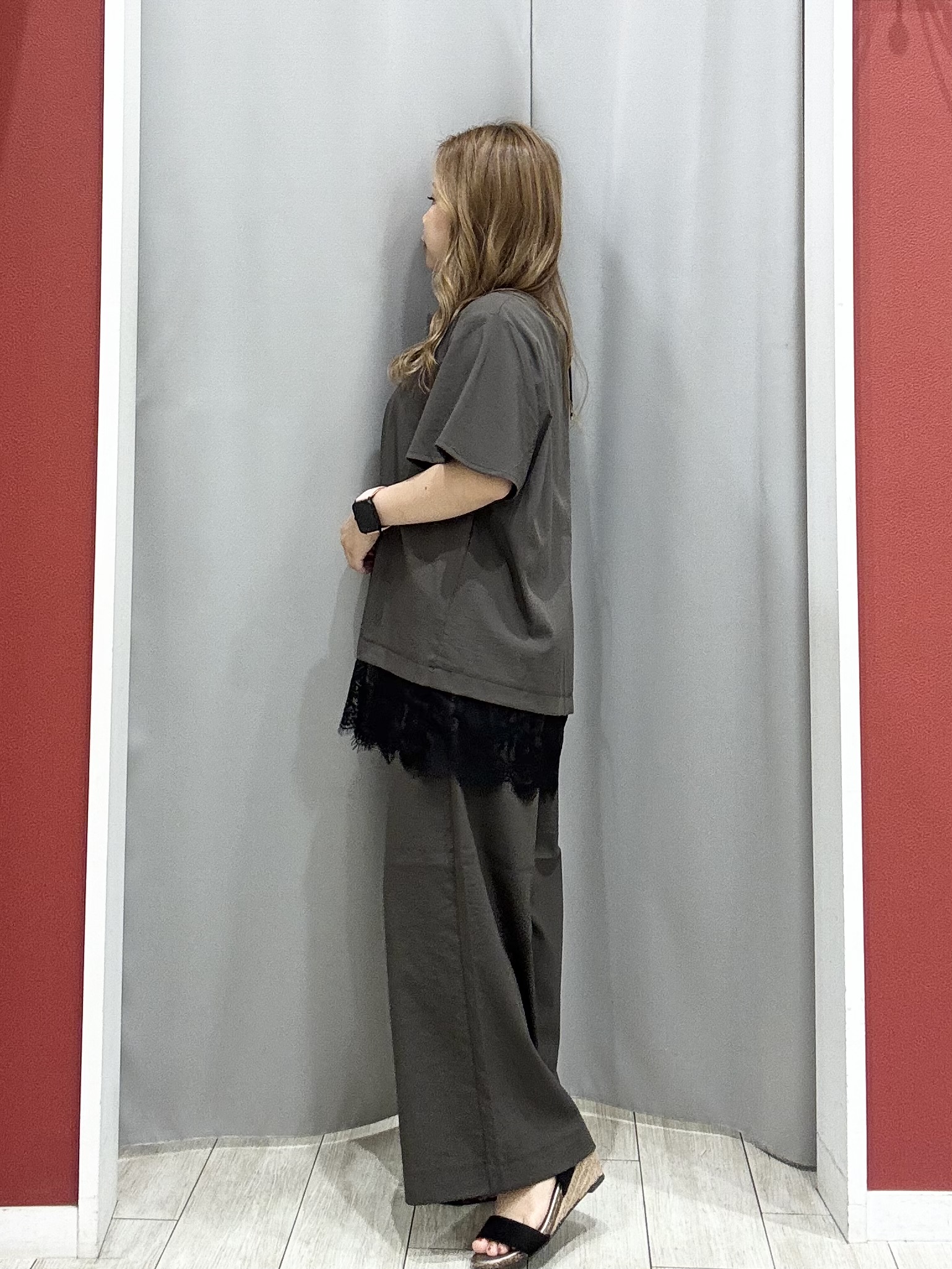 shioさんの「SHOO･LA･RUE｜【S-LL/洗濯機可】軽凛(かろりん) 楽に着られて上品 裾レーススキッパーブラウス」を使ったコーディネート