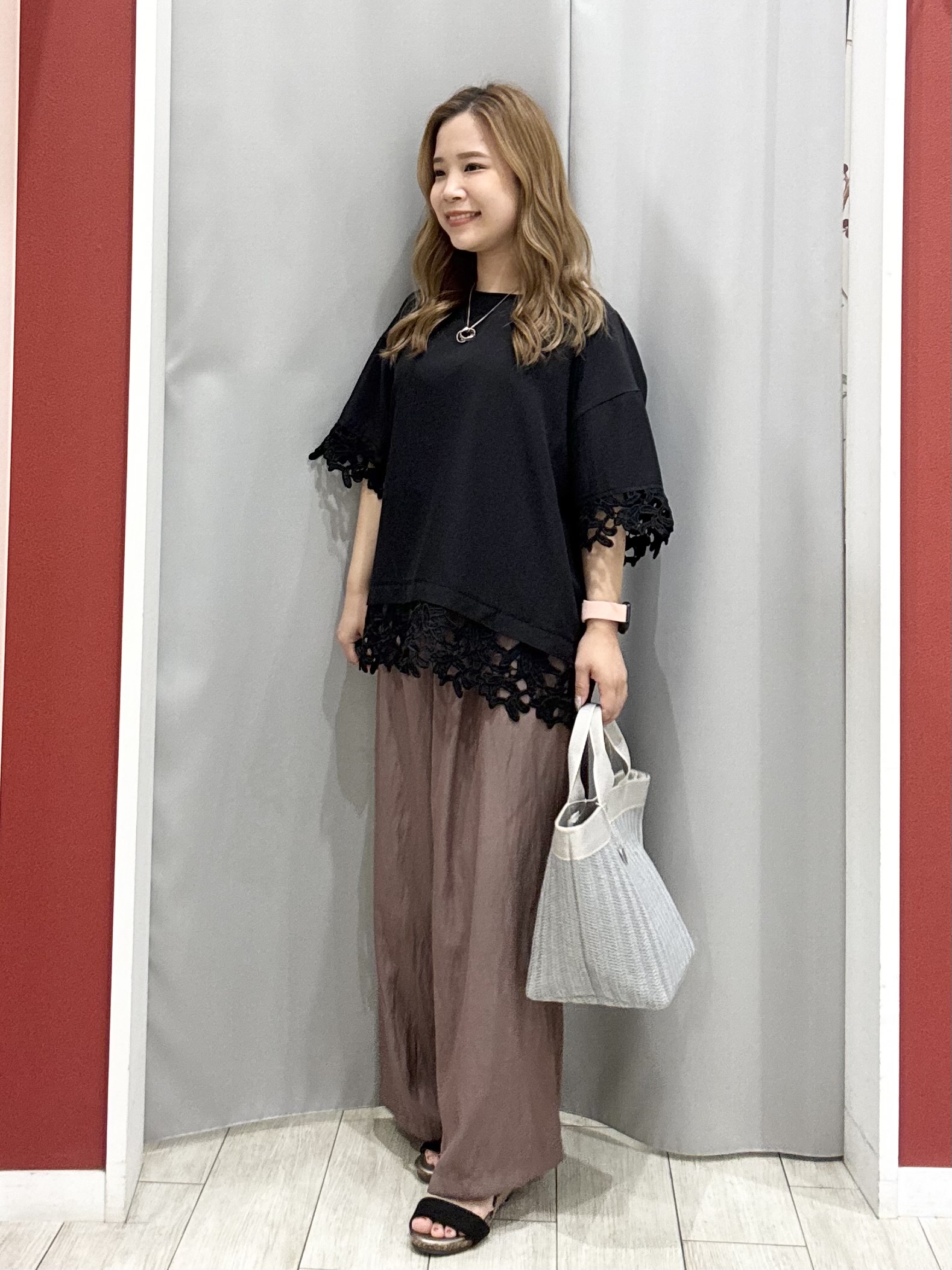 shioさんの「SHOO･LA･RUE｜【洗濯後しわになりにくい/S-LL】コーデの主役になる レース付きブラウス」を使ったコーディネート