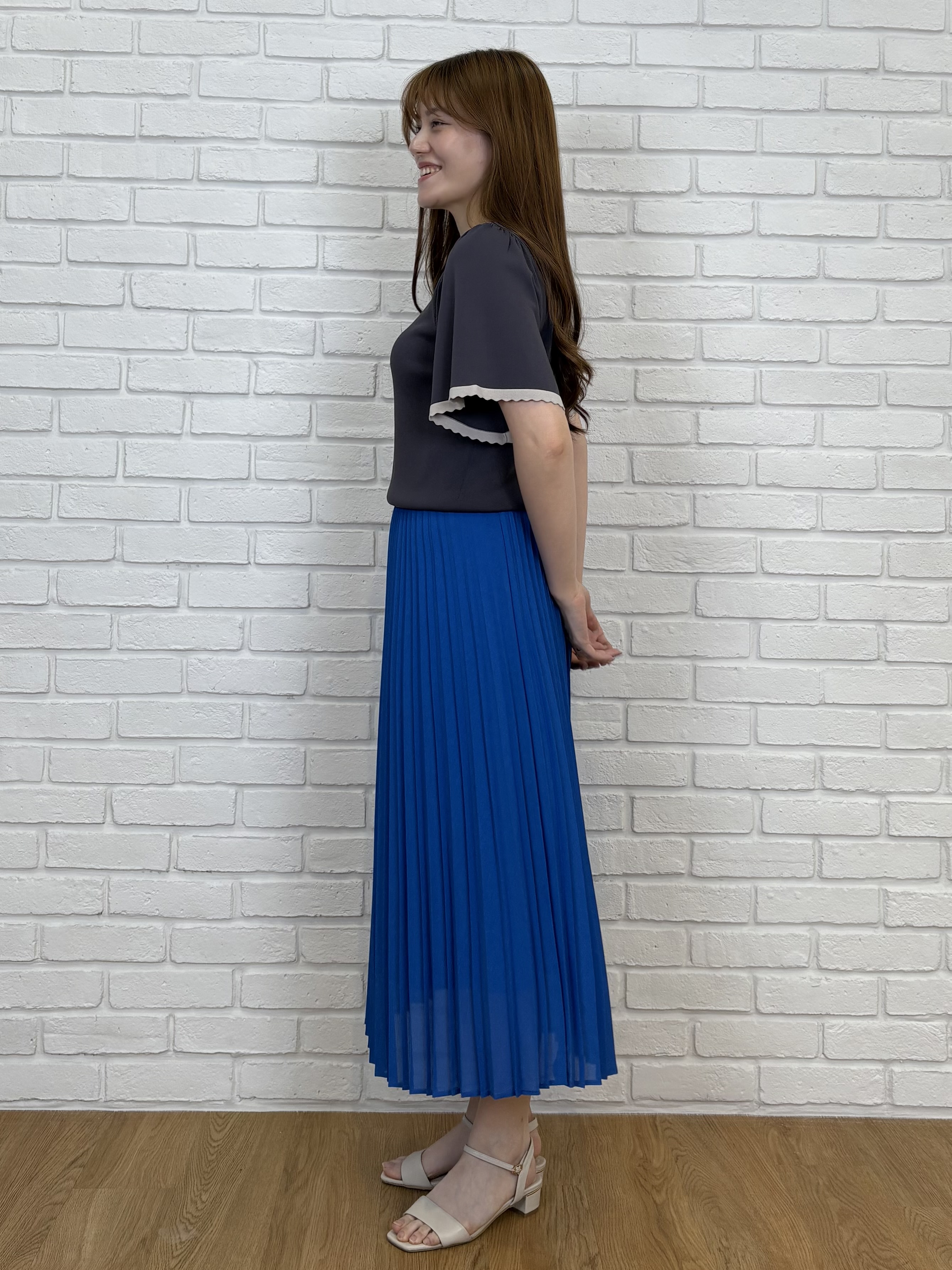 sayaさんの「grove｜高評価！【シリーズ累計36万枚！名品ニット】やわらかドライタッチ スカラップスリーブニット」を使ったコーディネート