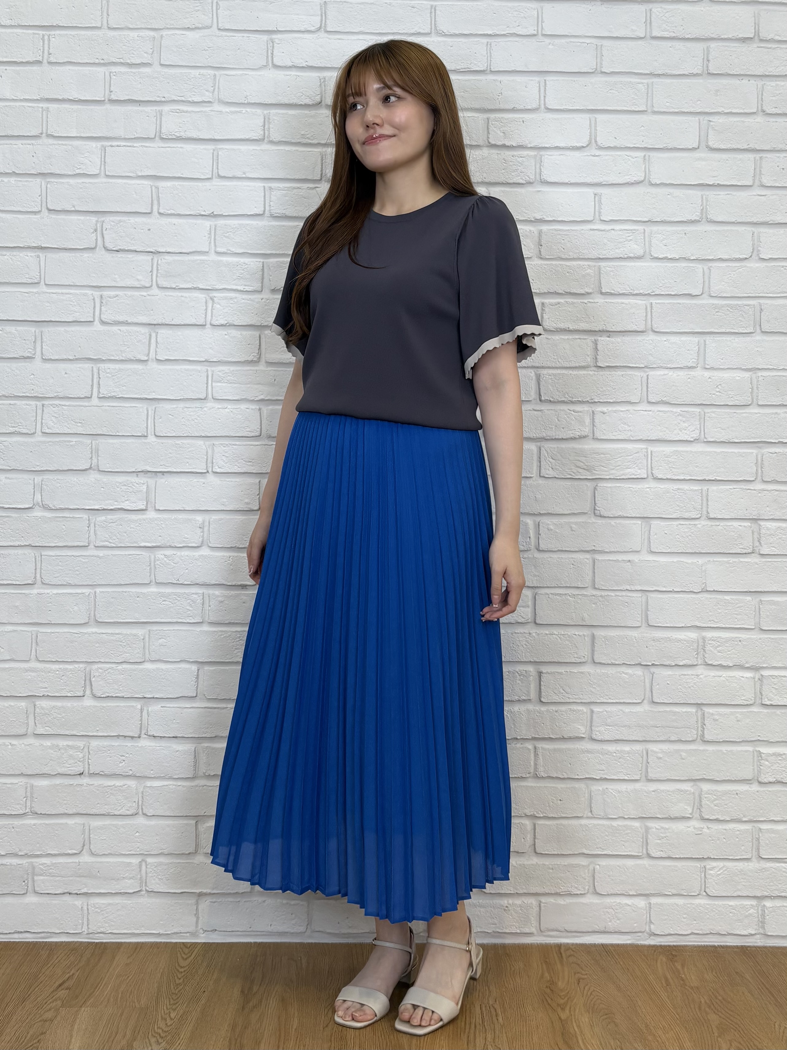 sayaさんの「grove｜高評価！【シリーズ累計36万枚！名品ニット】やわらかドライタッチ スカラップスリーブニット」を使ったコーディネート